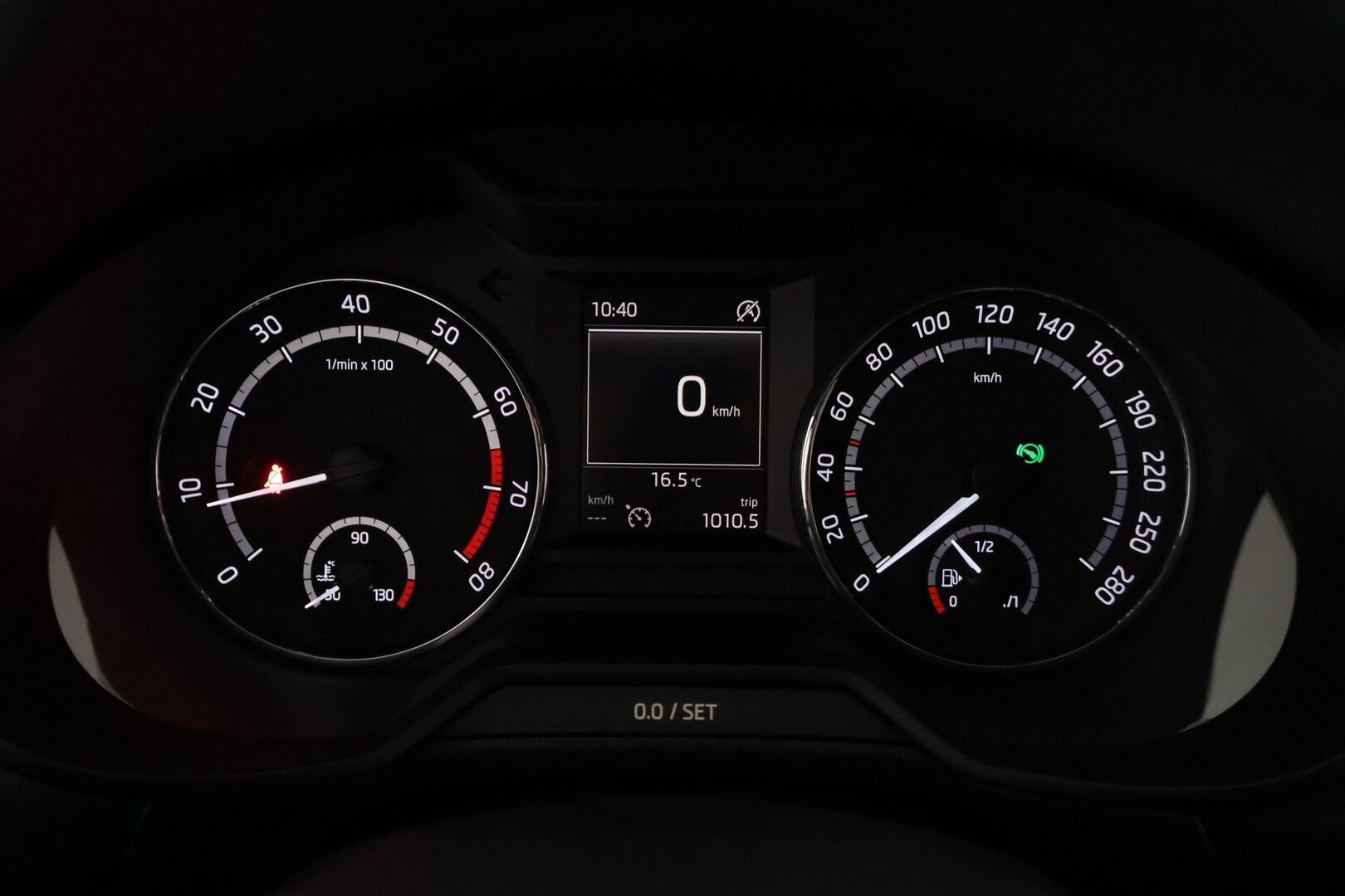 Skoda Octavia 2015 2,0 TSI RS DSG Autom * ACC / Adapt Bi-Xenon / Tutkat / Lohko+Sisälämmitin * - *Suomi-auto / Kahdet renkaat vanteineen / Pirteä RS * - HULLU BLACKWEEK KORKOTARJOUS 2,49%