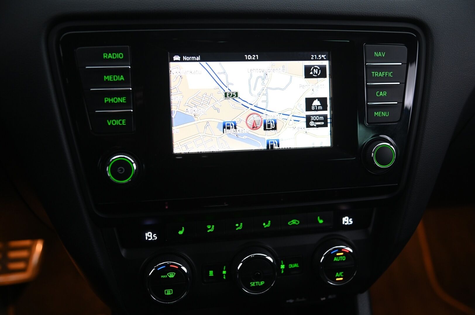 Skoda Octavia 2015 Combi 2,0 TDI RS DSG Autom. - RS Challenge | ACC | Webasto | Navi | Vetokoukku | P:Kamera | 2x Renkaat&Vanteet
