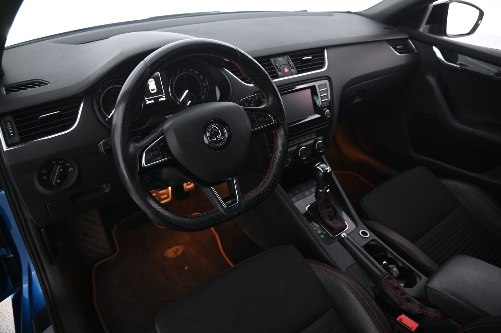 Skoda Octavia 2015 Combi 2,0 TDI RS DSG Autom. - RS Challenge | ACC | Webasto | Navi | Vetokoukku | P:Kamera | 2x Renkaat&Vanteet
