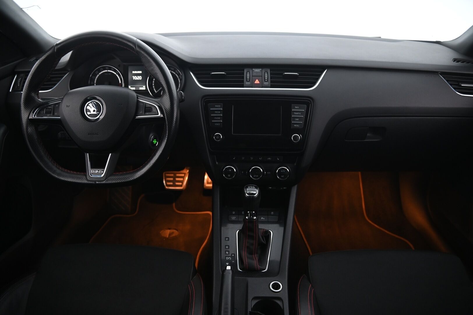 Skoda Octavia 2015 Combi 2,0 TDI RS DSG Autom. - RS Challenge | ACC | Webasto | Navi | Vetokoukku | P:Kamera | 2x Renkaat&Vanteet
