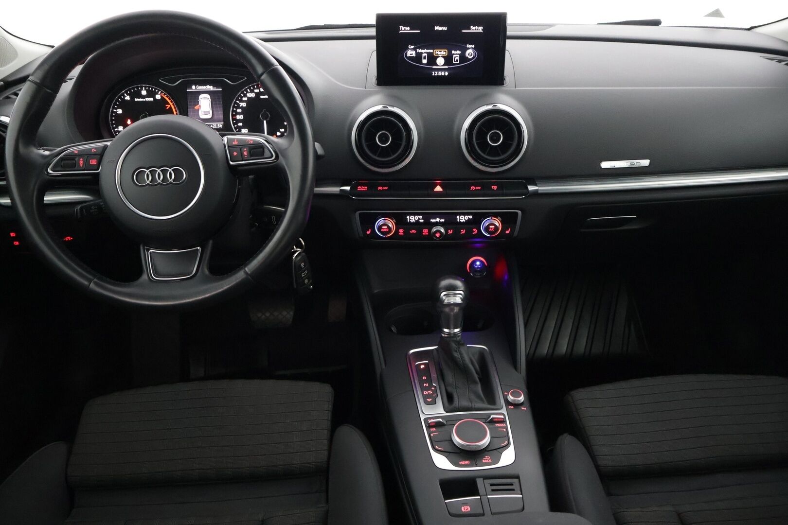 Audi A3 2014 Sportback g-tron Business Sport 1,4 TFSI * Urheiluistuimet / Xenon / Lohko + sisä / P-tutkat * - Renkaat kunnossa / Katsastettu / Jakopää ok / HALPA *