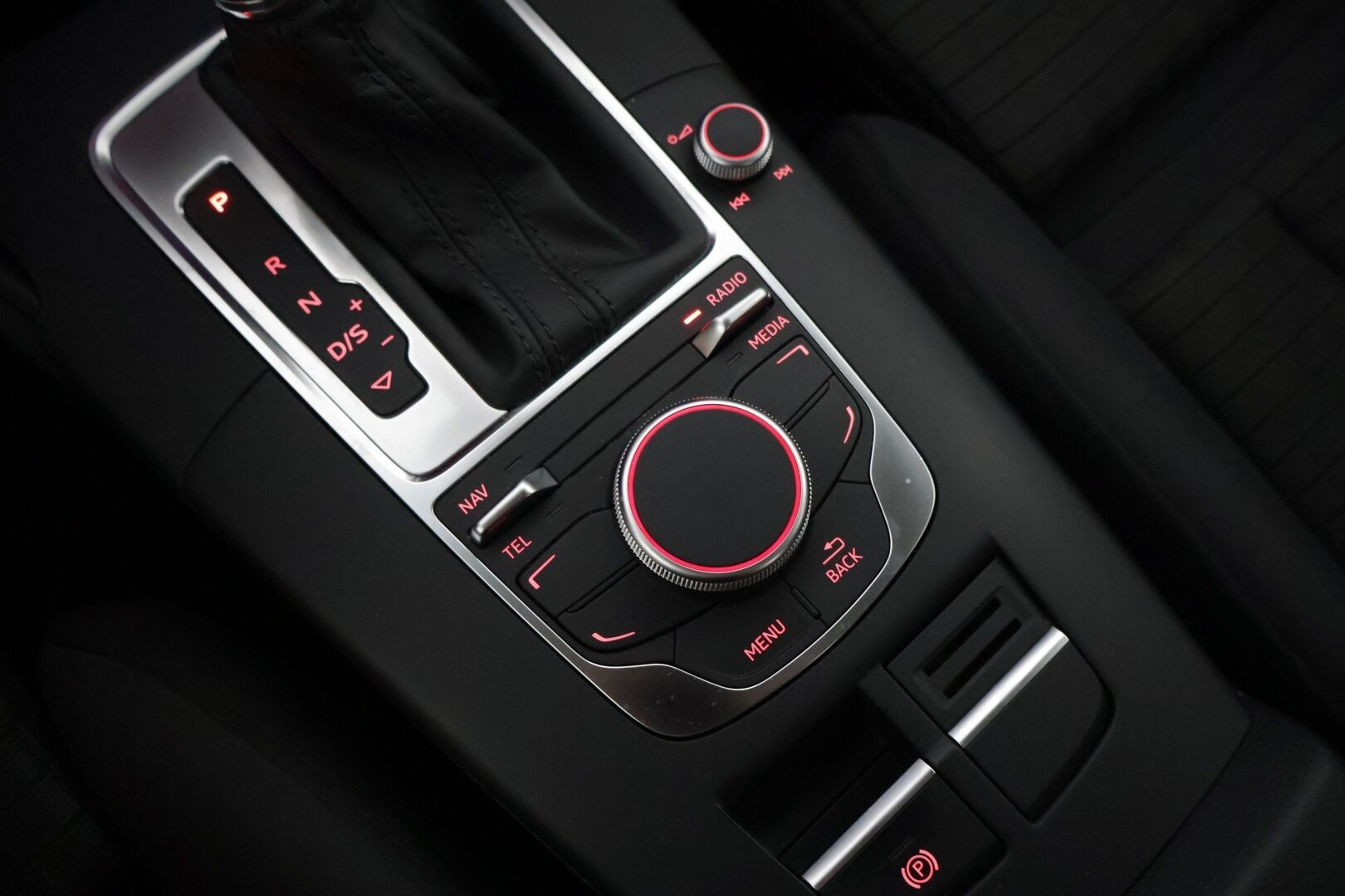 Audi A3 2014 Sportback g-tron Business Sport 1,4 TFSI * Urheiluistuimet / Xenon / Lohko + sisä / P-tutkat * - Renkaat kunnossa / Katsastettu / Jakopää ok / HALPA *