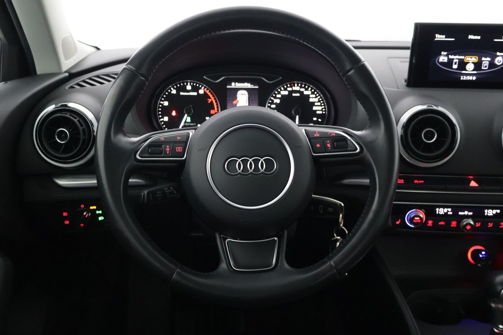 Audi A3 2014 Sportback g-tron Business Sport 1,4 TFSI * Urheiluistuimet / Xenon / Lohko + sisä / P-tutkat * - Renkaat kunnossa / Katsastettu / Jakopää ok / HALPA *