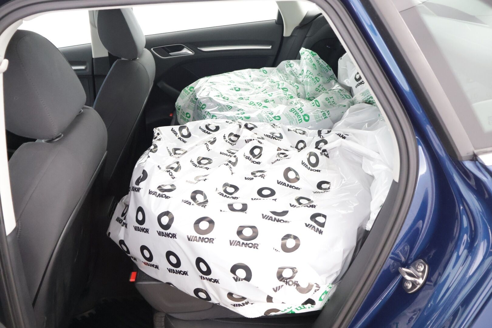 Audi A3 2014 Sportback g-tron Business Sport 1,4 TFSI * Urheiluistuimet / Xenon / Lohko + sisä / P-tutkat * - Renkaat kunnossa / Katsastettu / Jakopää ok / HALPA *