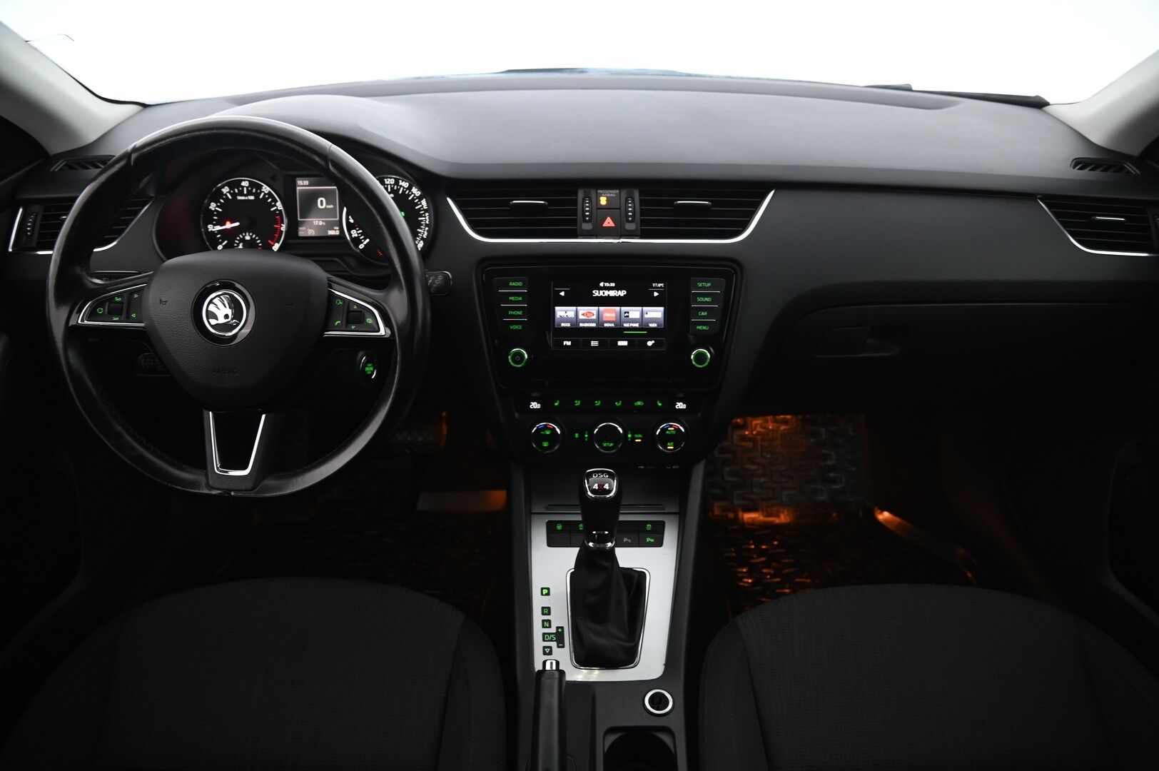 Skoda Octavia 2014 Combi 1,8 TSI 4x4 Elegance DSG Autom. *Webasto / Koukku / Kuskin penkki muistilla / Suomi-auto* - *Kahdet renkaat aluvanteilla / Juuri huollettu!*