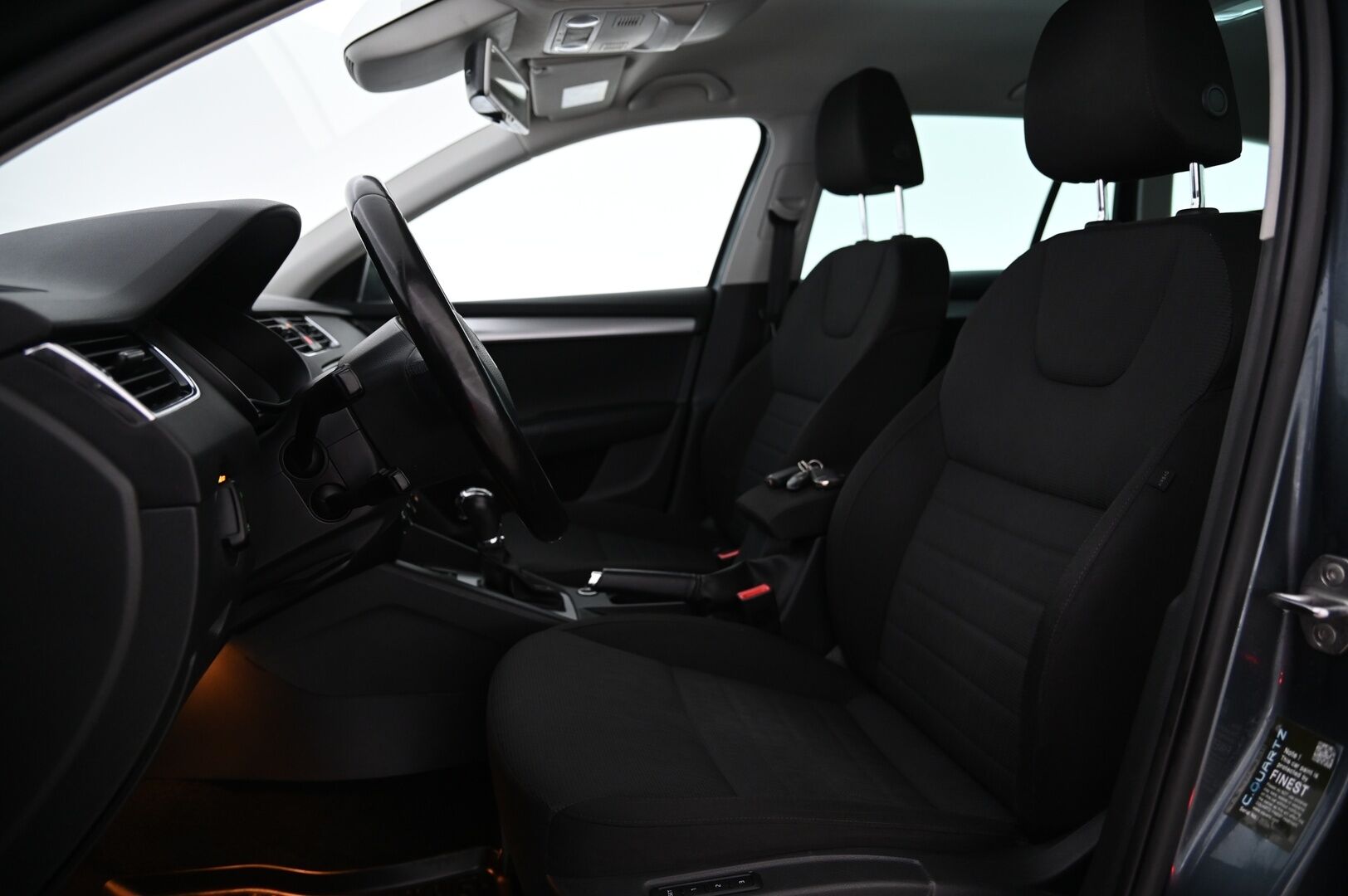 Skoda Octavia 2014 Combi 1,8 TSI 4x4 Elegance DSG Autom. *Webasto / Koukku / Kuskin penkki muistilla / Suomi-auto* - *Kahdet renkaat aluvanteilla / Juuri huollettu!*