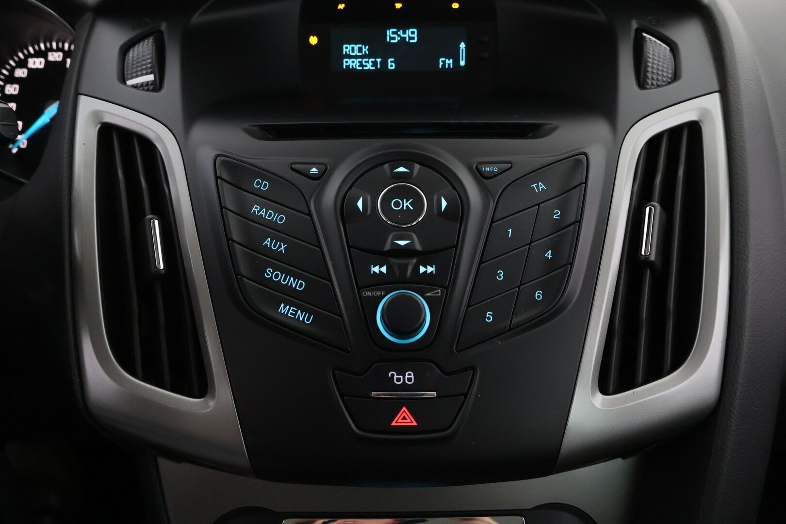 Ford Focus 2014 1,0 EcoBoost 125 hv EcoBoost Edition M6 Wagon - *Koukku / Lohkolämmitin / Vakinopeudensäädin / Jakohihna vaihdettu / Juuri tullut Tampereelle!*