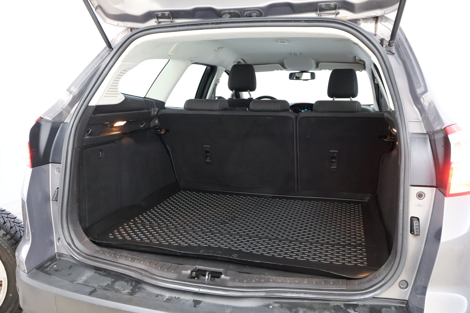 Ford Focus 2014 1,0 EcoBoost 125 hv EcoBoost Edition M6 Wagon - *Koukku / Lohkolämmitin / Vakinopeudensäädin / Jakohihna vaihdettu / Juuri tullut Tampereelle!*