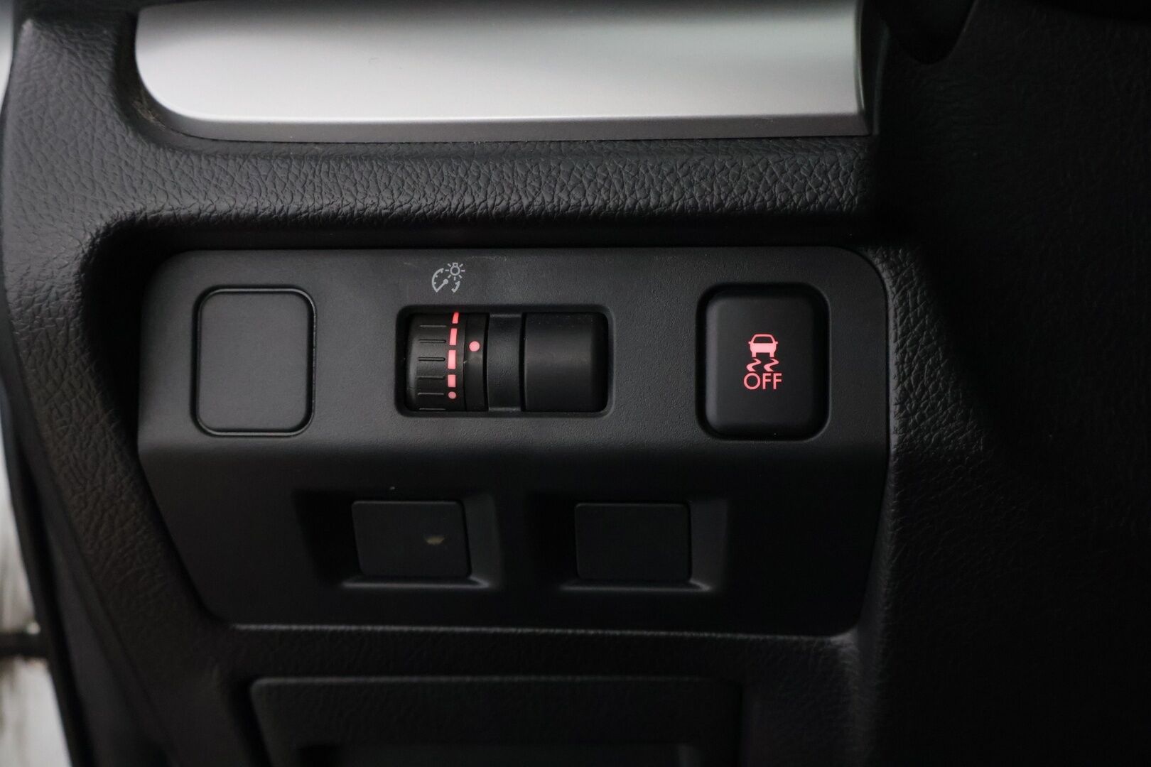 Subaru Forester 2014 2,0i XS CVT * 2Om Suomiauto / Merkkihuollot / Vetokoukku / Peruutuskamera / Lohko & Sisäpistoke / Vakkari - Harvinaisen siisti / Juuri tullut Tampereelle!