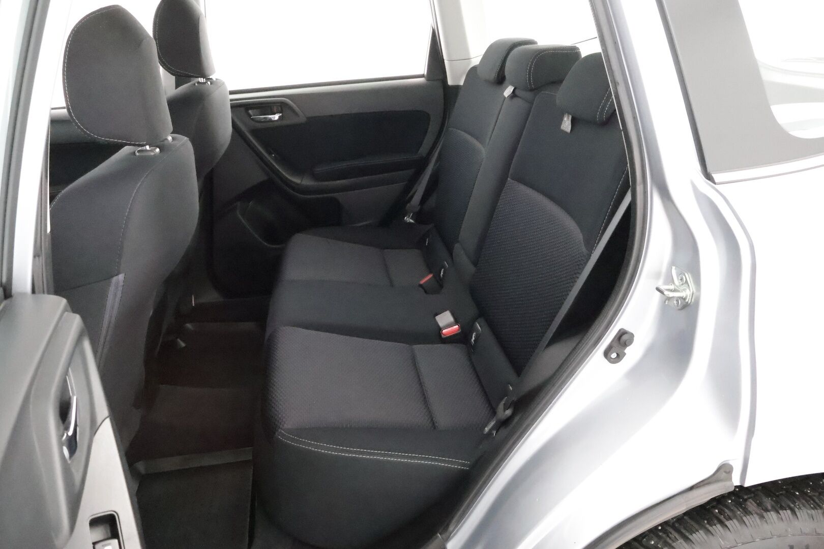 Subaru Forester 2014 2,0i XS CVT * 2Om Suomiauto / Merkkihuollot / Vetokoukku / Peruutuskamera / Lohko & Sisäpistoke / Vakkari - Harvinaisen siisti / Juuri tullut Tampereelle!