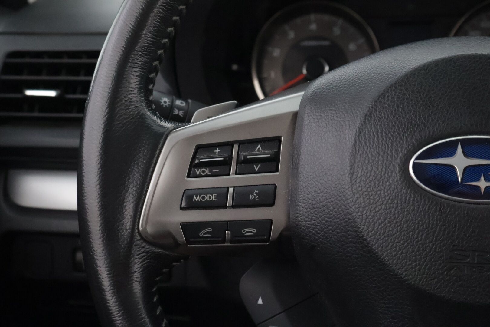 Subaru Forester 2014 2,0i XS CVT * 2Om Suomiauto / Merkkihuollot / Vetokoukku / Peruutuskamera / Lohko & Sisäpistoke / Vakkari - Harvinaisen siisti / Juuri tullut Tampereelle!