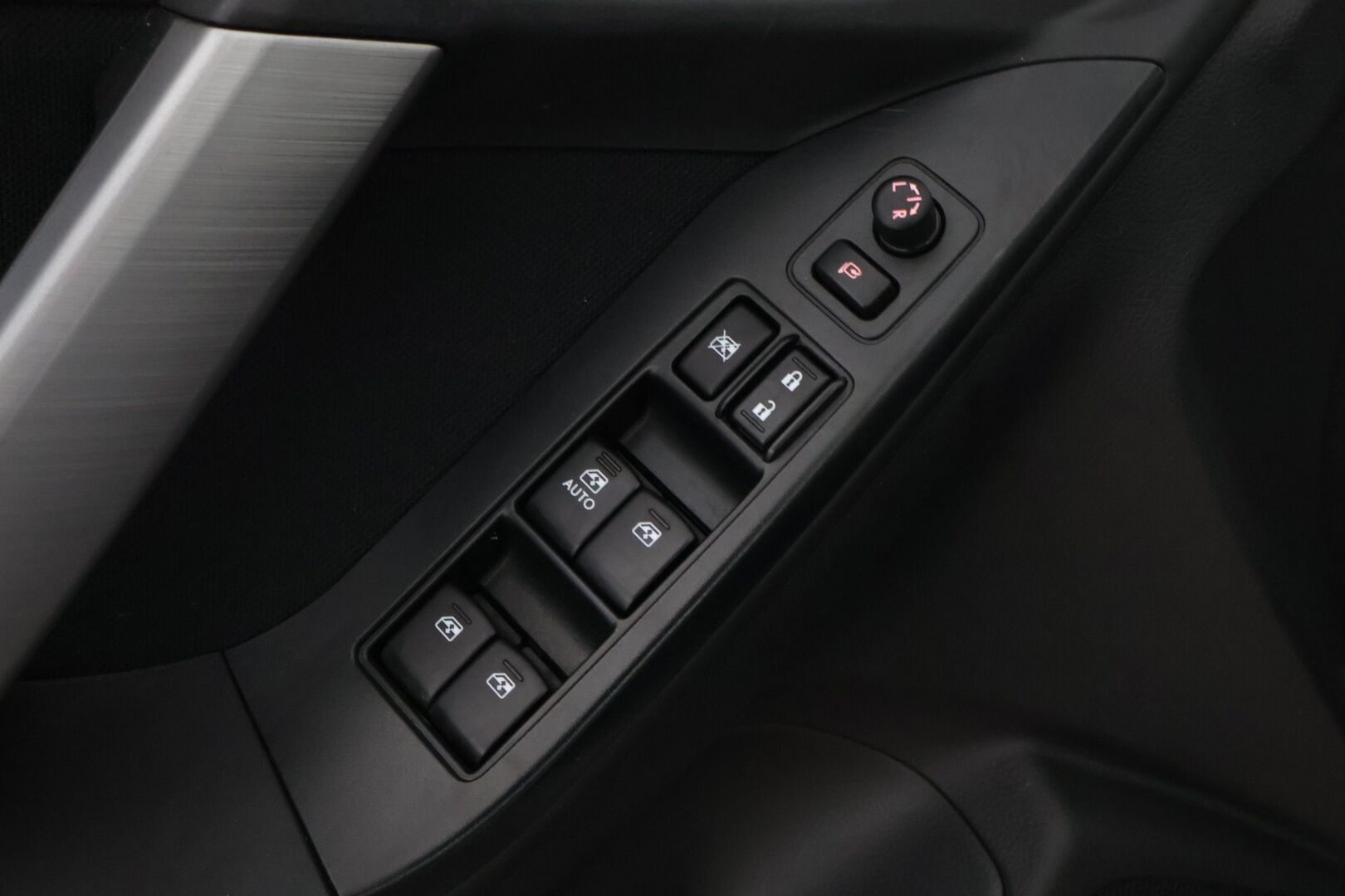 Subaru Forester 2014 2,0i XS CVT * 2Om Suomiauto / Merkkihuollot / Vetokoukku / Peruutuskamera / Lohko & Sisäpistoke / Vakkari - Harvinaisen siisti / Juuri tullut Tampereelle!