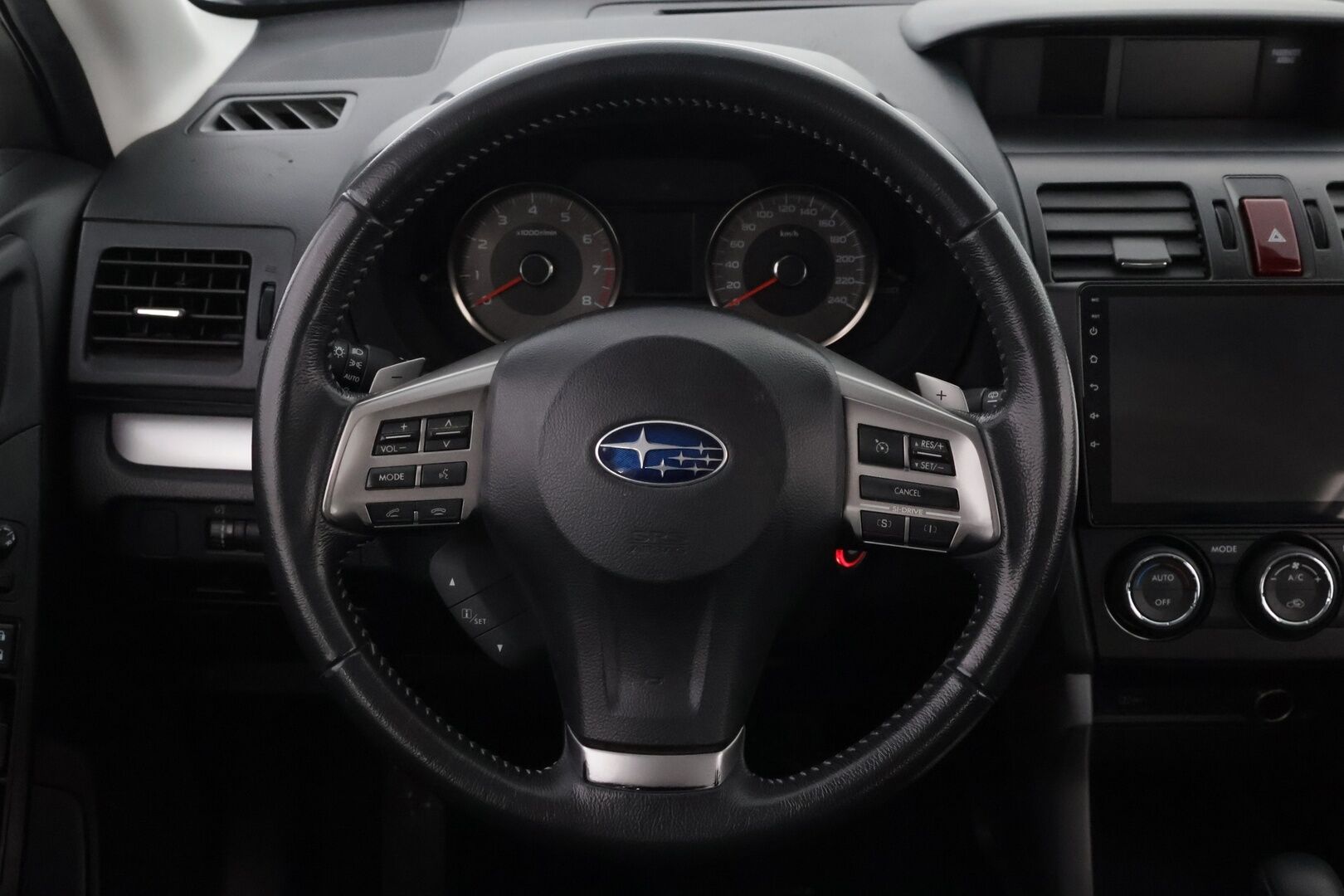 Subaru Forester 2014 2,0i XS CVT * 2Om Suomiauto / Merkkihuollot / Vetokoukku / Peruutuskamera / Lohko & Sisäpistoke / Vakkari - Harvinaisen siisti / Juuri tullut Tampereelle!