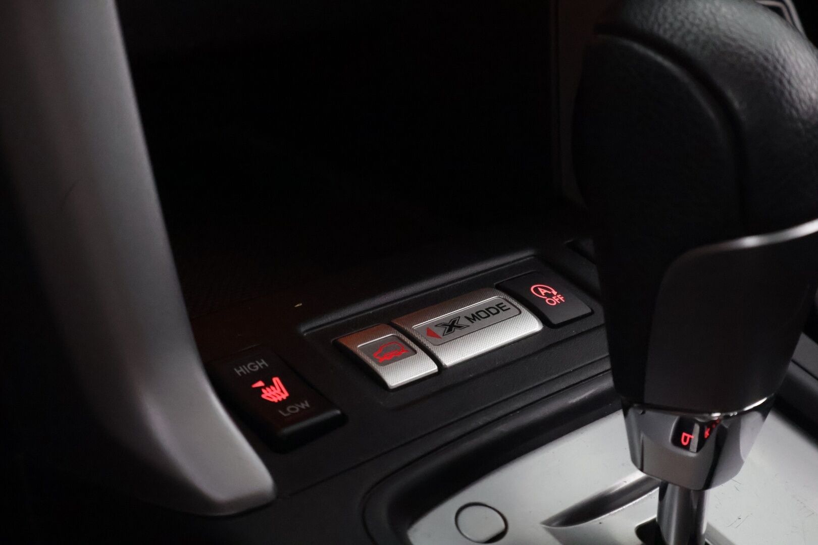 Subaru Forester 2014 2,0i XS CVT * 2Om Suomiauto / Merkkihuollot / Vetokoukku / Peruutuskamera / Lohko & Sisäpistoke / Vakkari - Harvinaisen siisti / Juuri tullut Tampereelle!