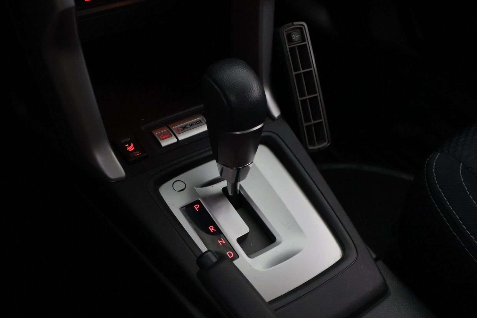 Subaru Forester 2014 2,0i XS CVT * 2Om Suomiauto / Merkkihuollot / Vetokoukku / Peruutuskamera / Lohko & Sisäpistoke / Vakkari - Harvinaisen siisti / Juuri tullut Tampereelle!