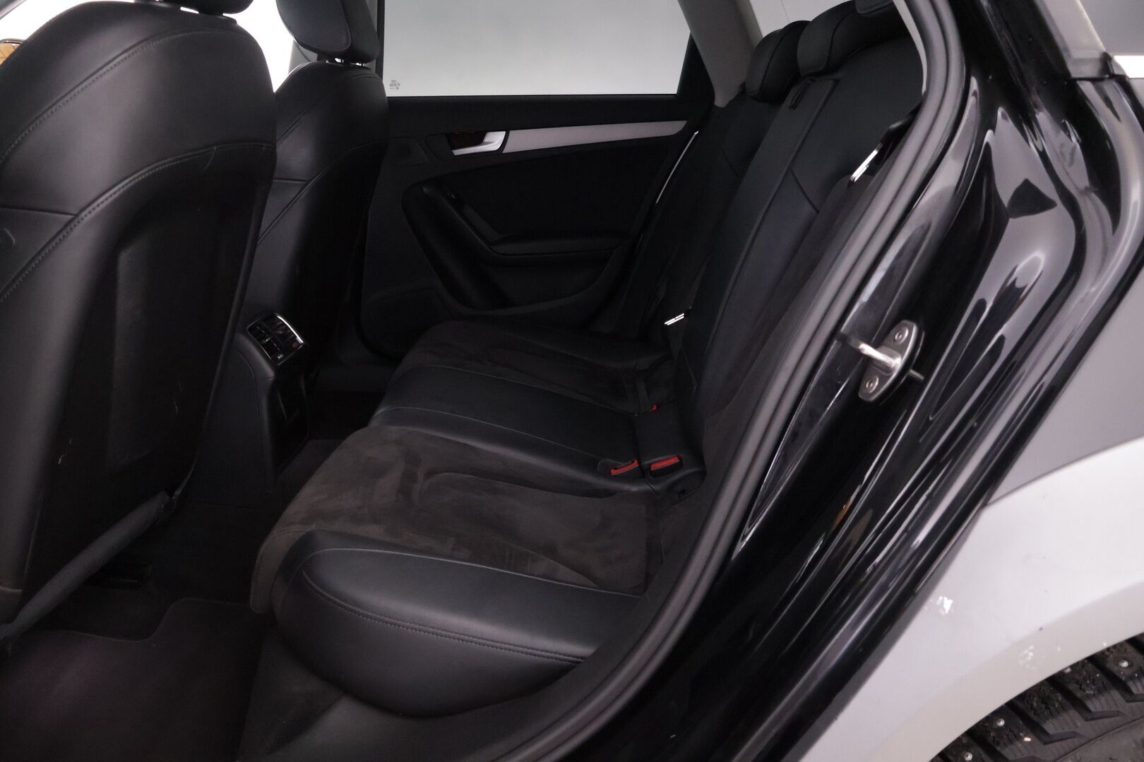 Audi A4 allroad quattro 2014 Business Sport 2,0 TDI 140 kW quattro S tronic *Adapt. vak / P. Tutkat / Lohko / Vetokoukku / S. luukku / Xenon* - Juuri huollettu! / Uudet nasta renkaat / Suomi-auto