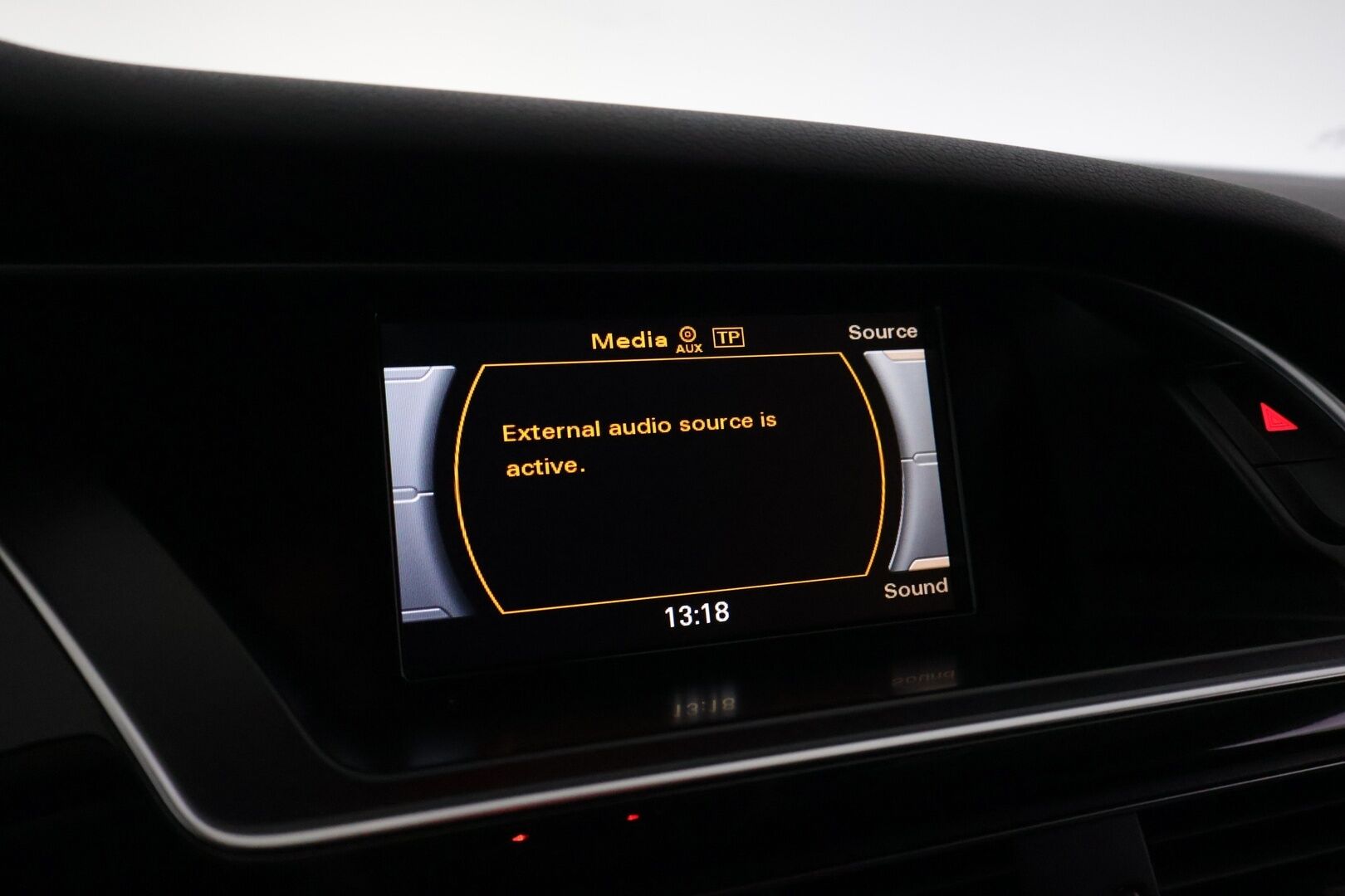 Audi A4 allroad quattro 2014 Business Sport 2,0 TDI 140 kW quattro S tronic *Adapt. vak / P. Tutkat / Lohko / Vetokoukku / S. luukku / Xenon* - Juuri huollettu! / Uudet nasta renkaat / Suomi-auto