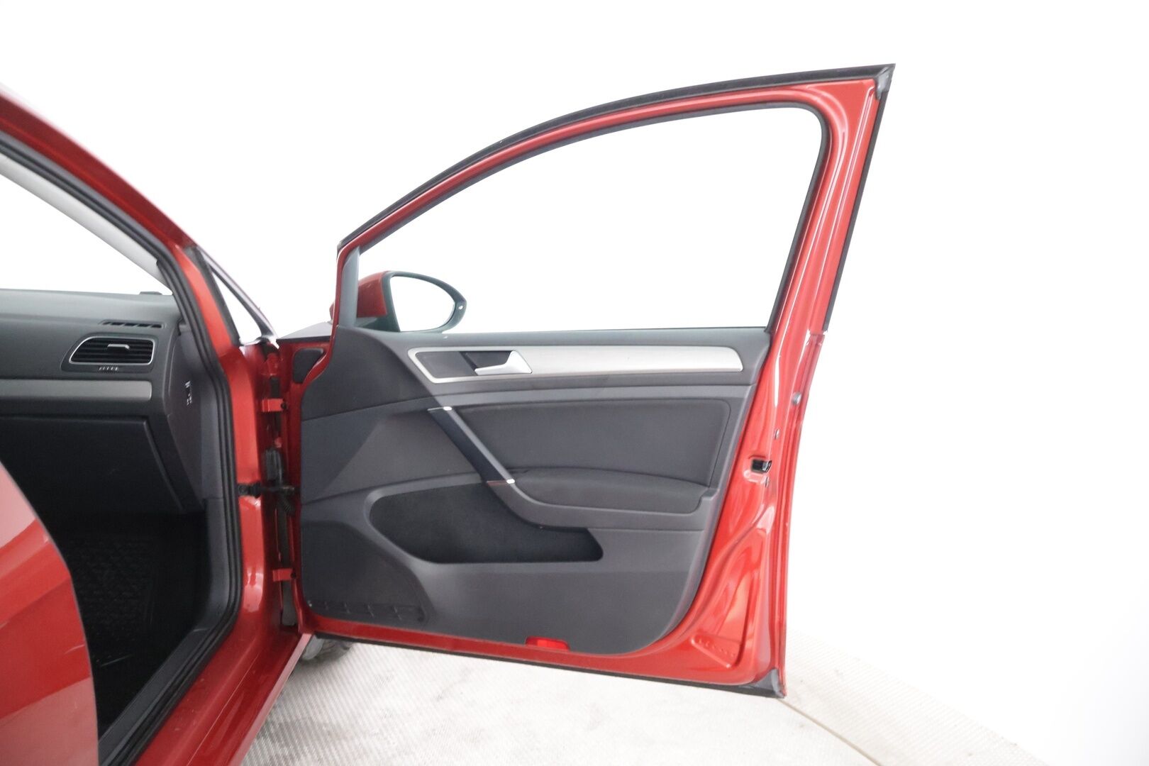 Volkswagen Golf 2014 Variant Comfortline 1,4 TSI 90 kW (122 hv) BlueMotion Technology - * Auto myydään Huutokaupat.com * - * Suomiauto / Lohkolämmitin / Vetokoukku / 2x alut *