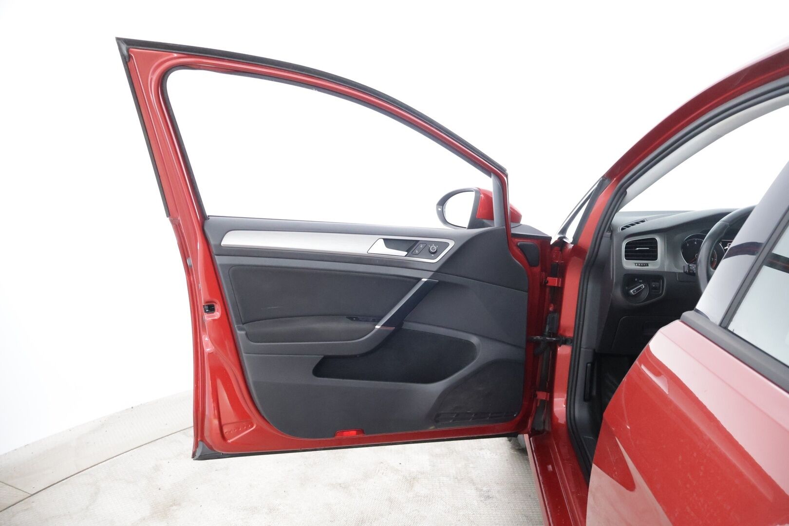 Volkswagen Golf 2014 Variant Comfortline 1,4 TSI 90 kW (122 hv) BlueMotion Technology - * Auto myydään Huutokaupat.com * - * Suomiauto / Lohkolämmitin / Vetokoukku / 2x alut *