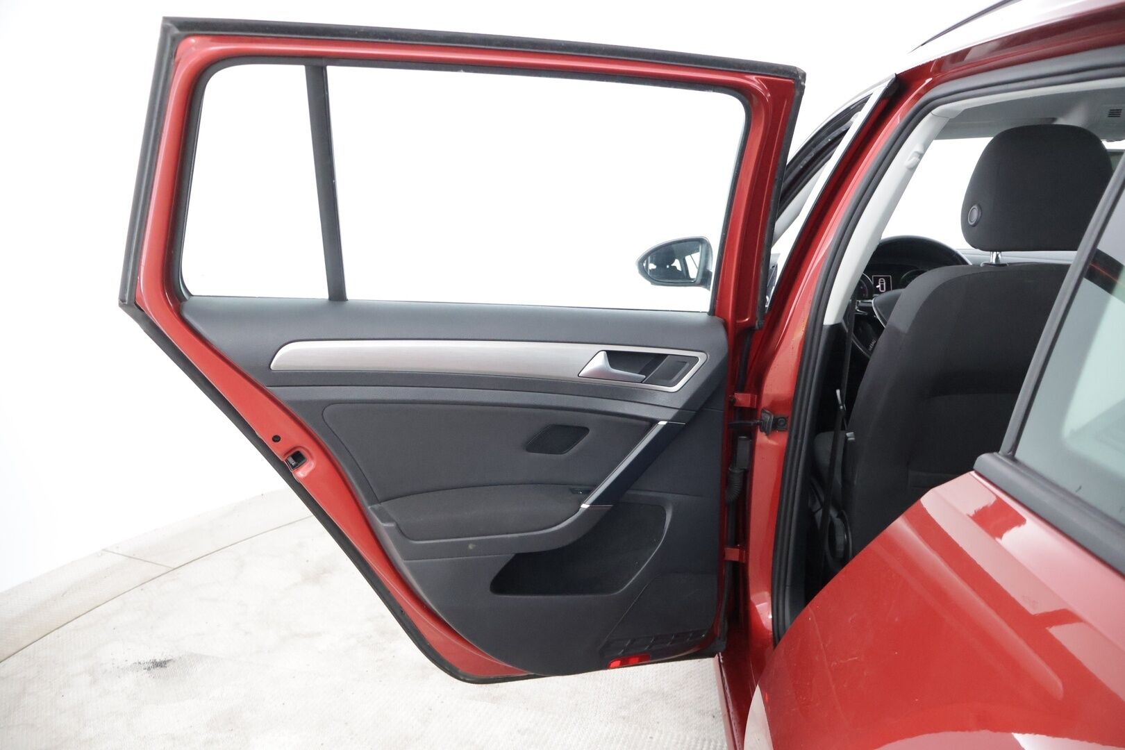 Volkswagen Golf 2014 Variant Comfortline 1,4 TSI 90 kW (122 hv) BlueMotion Technology - * Auto myydään Huutokaupat.com * - * Suomiauto / Lohkolämmitin / Vetokoukku / 2x alut *