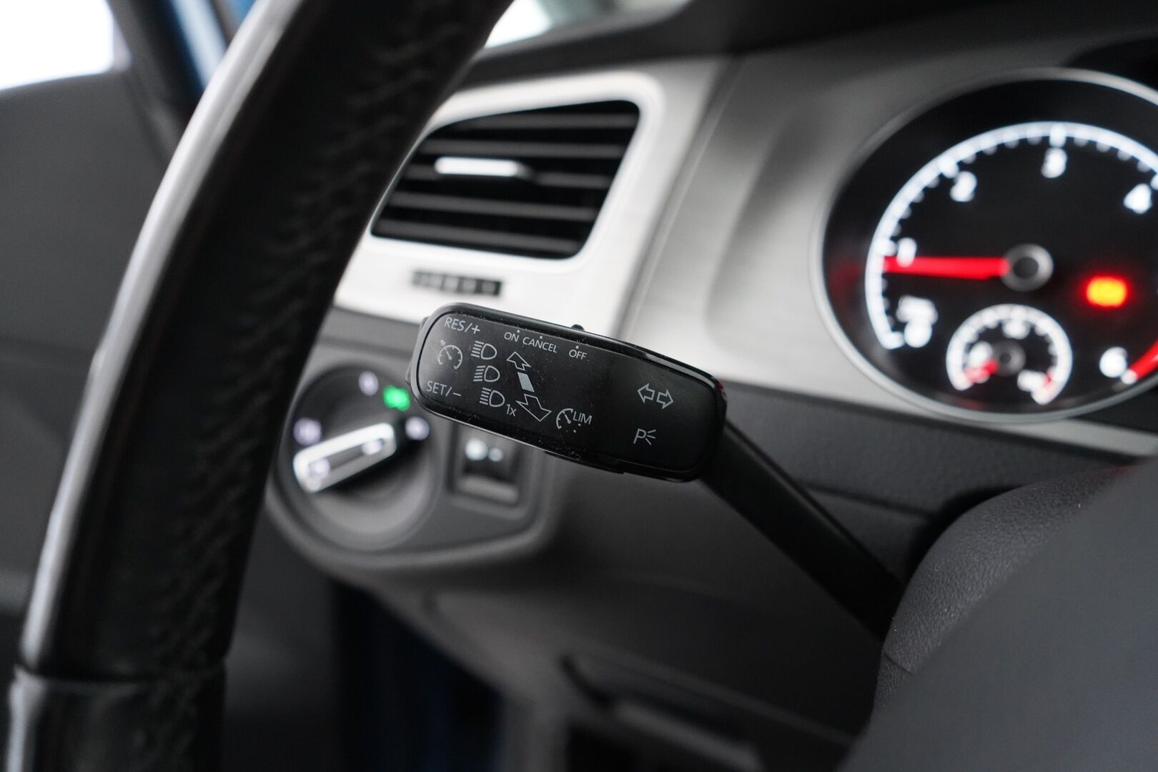 Volkswagen Golf 2014 Comfortline 1,6 TDI 77 kW (105 hv) BlueMotion Technology 4MOTION 4-ovinen - YritysOutlet - Myydään vain yrityksille - Suomi-auto | 2x renkaat | Jakopää tehty 2025 ja 263tkm kohdalla