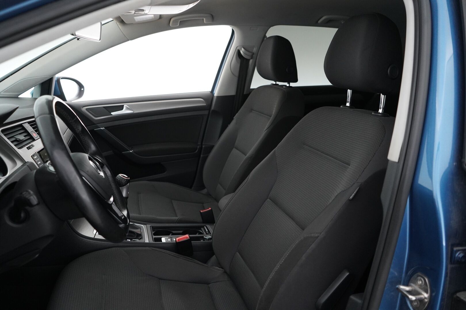 Volkswagen Golf 2014 Comfortline 1,6 TDI 77 kW (105 hv) BlueMotion Technology 4MOTION 4-ovinen - YritysOutlet - Myydään vain yrityksille - Suomi-auto | 2x renkaat | Jakopää tehty 2025 ja 263tkm kohdalla