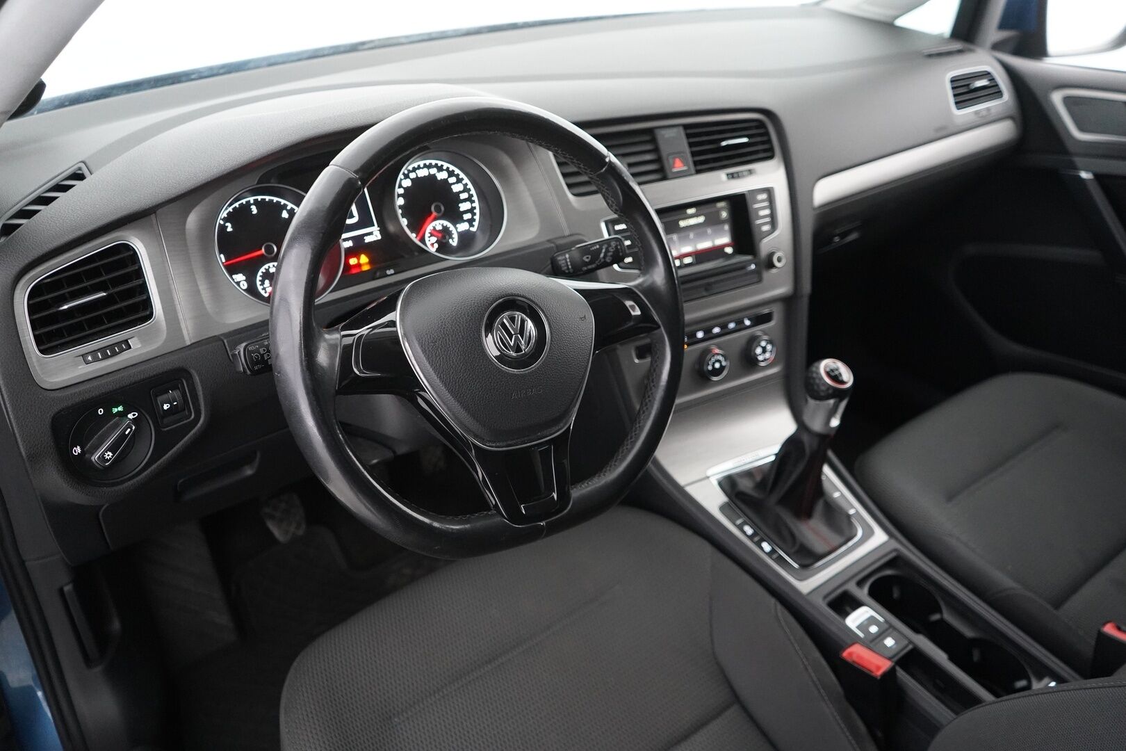 Volkswagen Golf 2014 Comfortline 1,6 TDI 77 kW (105 hv) BlueMotion Technology 4MOTION 4-ovinen - YritysOutlet - Myydään vain yrityksille - Suomi-auto | 2x renkaat | Jakopää tehty 2025 ja 263tkm kohdalla