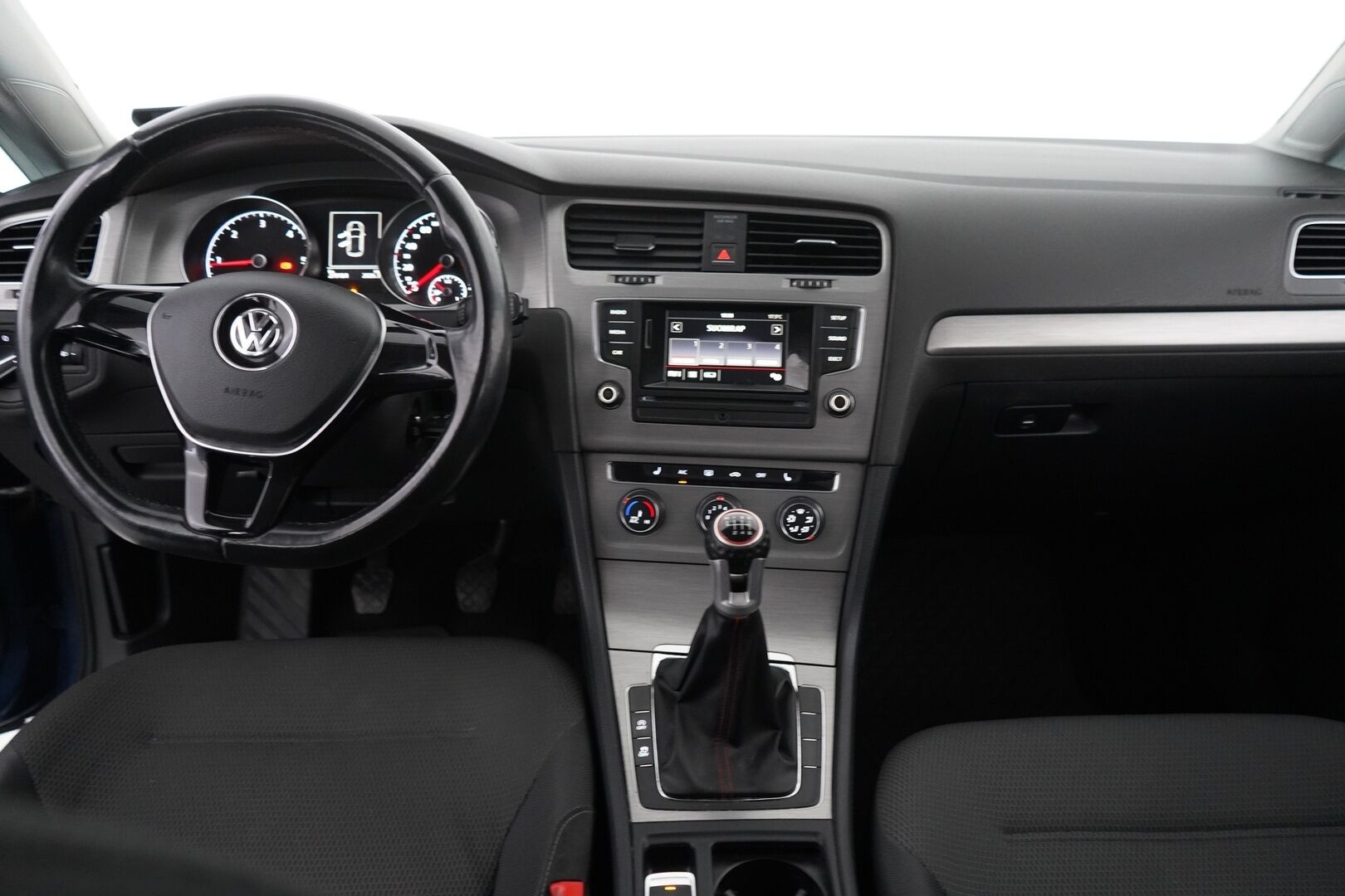 Volkswagen Golf 2014 Comfortline 1,6 TDI 77 kW (105 hv) BlueMotion Technology 4MOTION 4-ovinen - YritysOutlet - Myydään vain yrityksille - Suomi-auto | 2x renkaat | Jakopää tehty 2025 ja 263tkm kohdalla