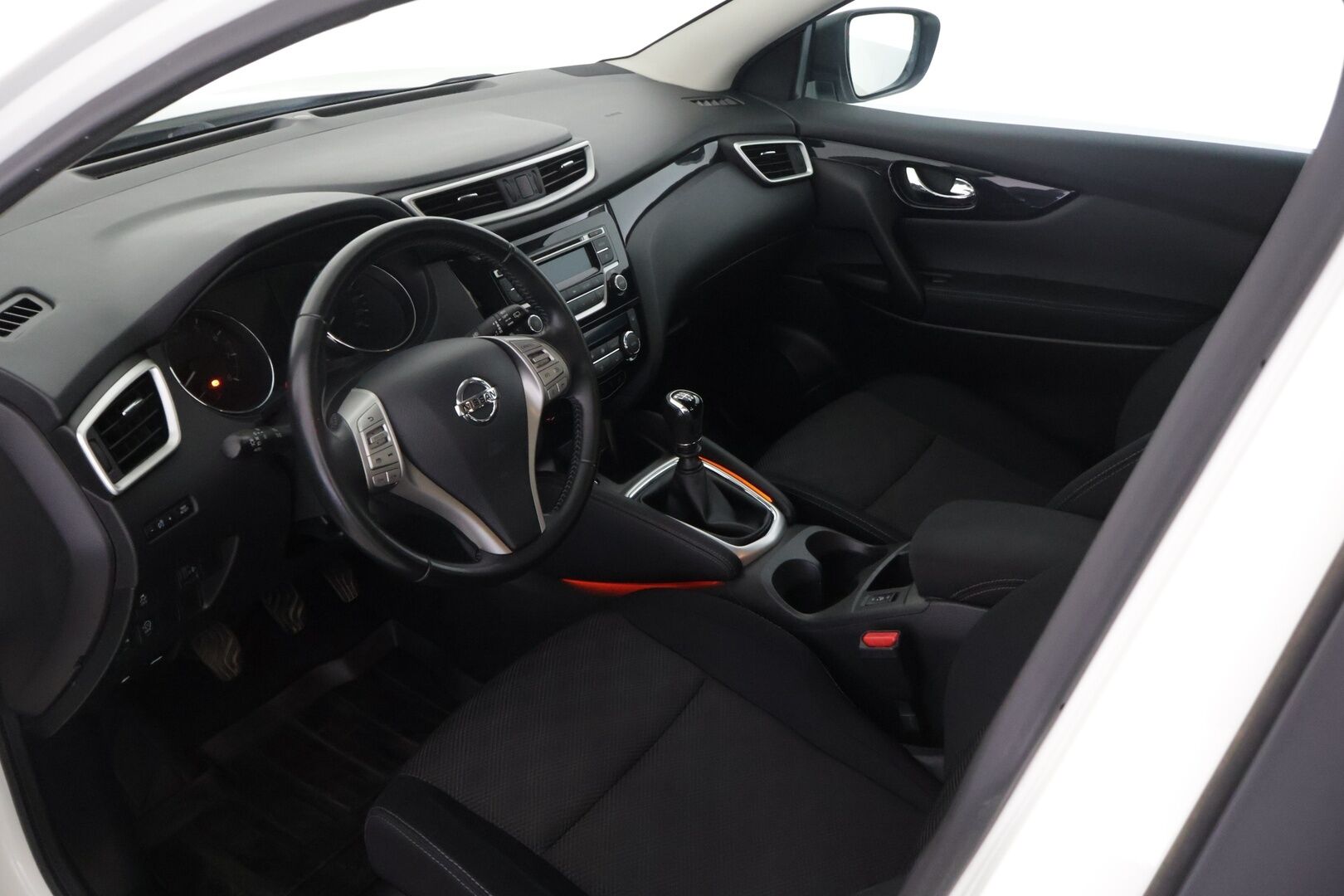 Nissan Qashqai 2014 DIG-T 115 Acenta 2WD 6M/T Safety Pack - Suomi-auto | Lohkolämmitin | P-Tutkat | Koukku | 2x Renkaat