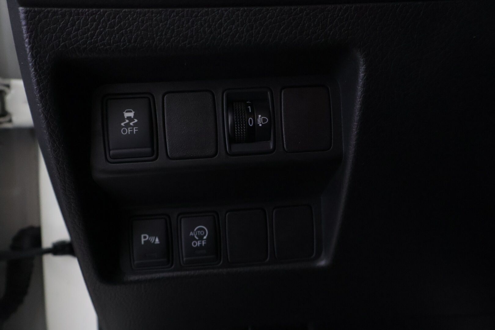 Nissan Qashqai 2014 DIG-T 115 Acenta 2WD 6M/T Safety Pack - Suomi-auto | Lohkolämmitin | P-Tutkat | Koukku | 2x Renkaat