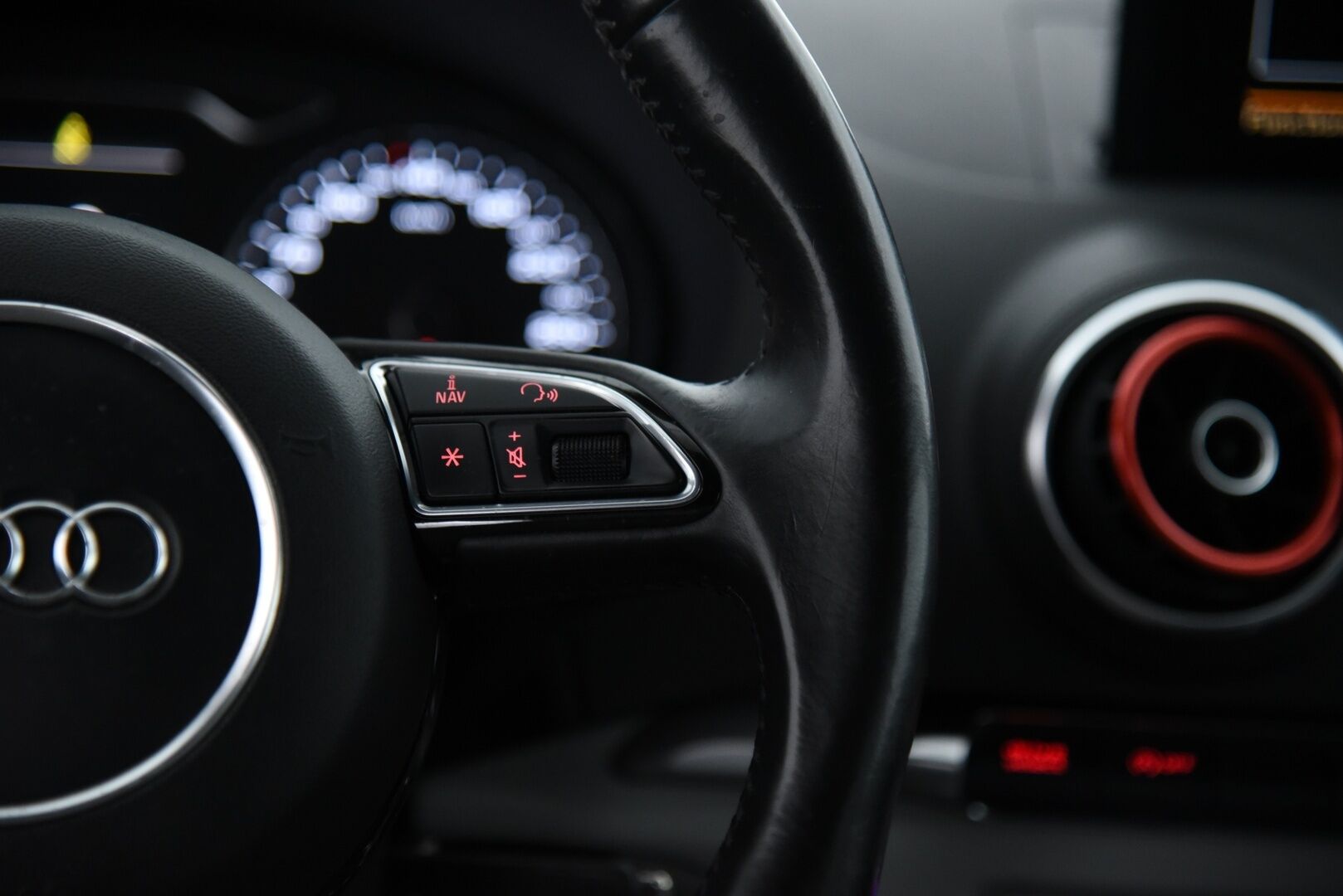 Audi A3 2014 Sportback Land of quattro Edition 2,0 TDI 110 kW quattro / Koukku / Xenon / Lohkolämmitin / Alcantara - Hieno Suomi-auto nelivetona!