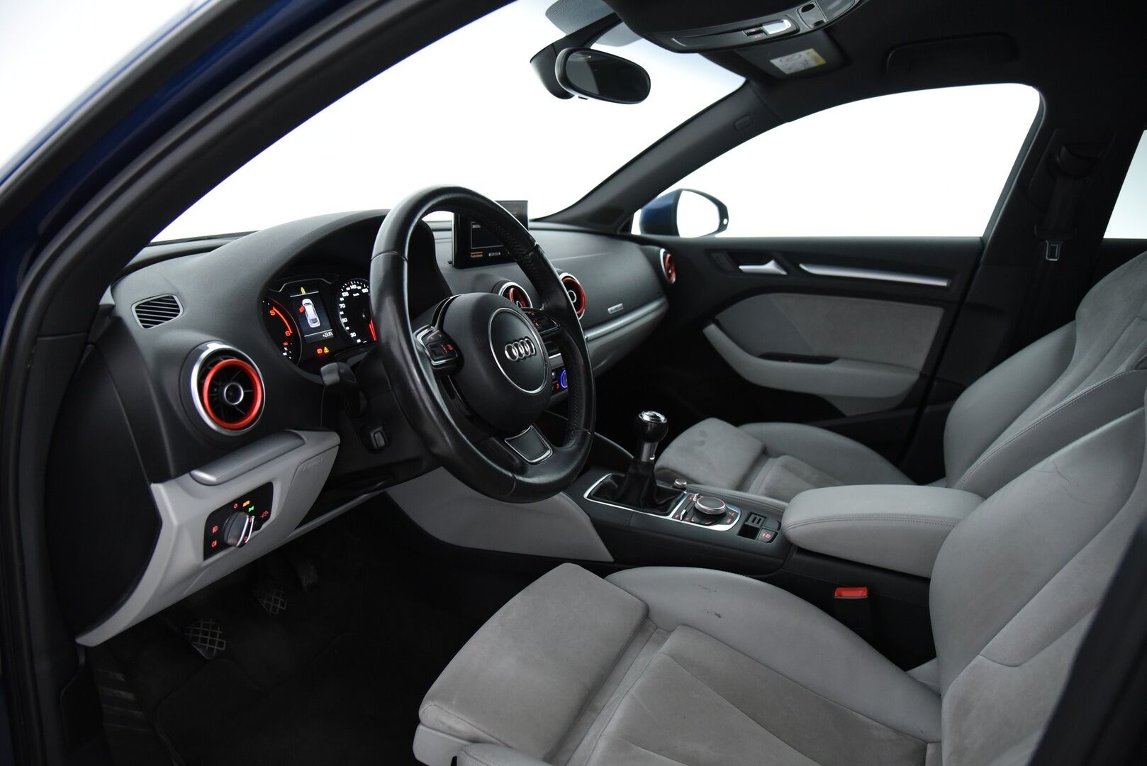 Audi A3 2014 Sportback Land of quattro Edition 2,0 TDI 110 kW quattro / Koukku / Xenon / Lohkolämmitin / Alcantara - Hieno Suomi-auto nelivetona / Juuri huollettu!