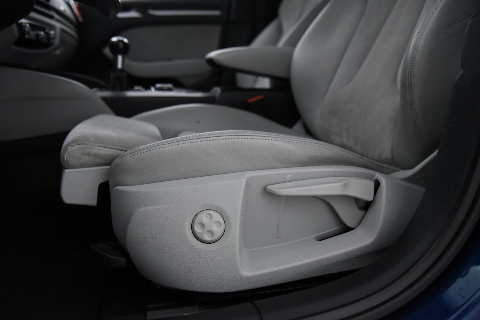 Audi A3 2014 Sportback Land of quattro Edition 2,0 TDI 110 kW quattro / Koukku / Xenon / Lohkolämmitin / Alcantara - Hieno Suomi-auto nelivetona / Juuri huollettu!