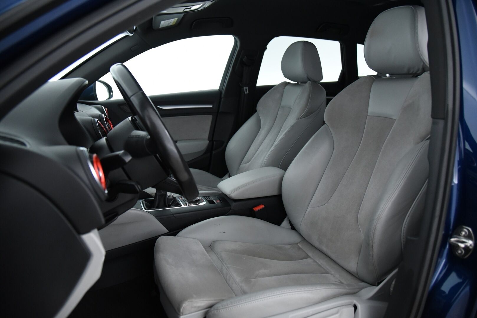 Audi A3 2014 Sportback Land of quattro Edition 2,0 TDI 110 kW quattro / Koukku / Xenon / Lohkolämmitin / Alcantara - Hieno Suomi-auto nelivetona / Juuri huollettu!