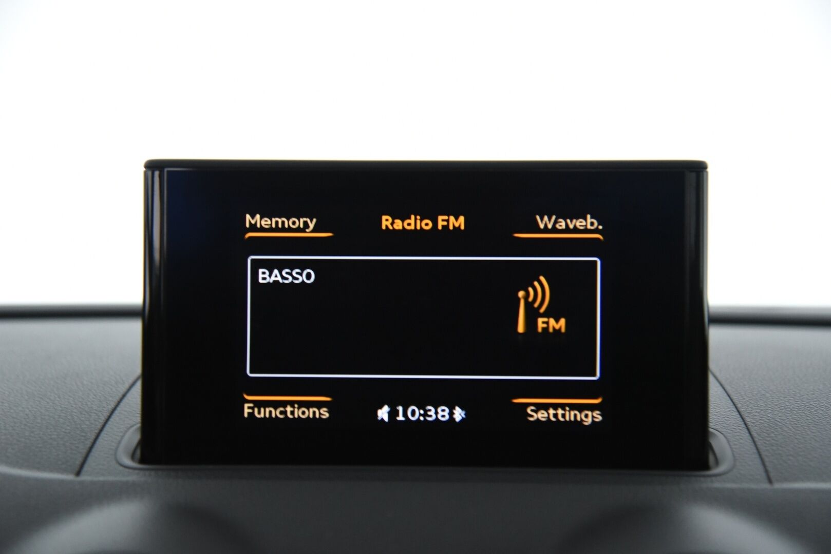 Audi A3 2014 Sportback Land of quattro Edition 2,0 TDI 110 kW quattro / Koukku / Xenon / Lohkolämmitin / Alcantara - Hieno Suomi-auto nelivetona / Juuri huollettu!