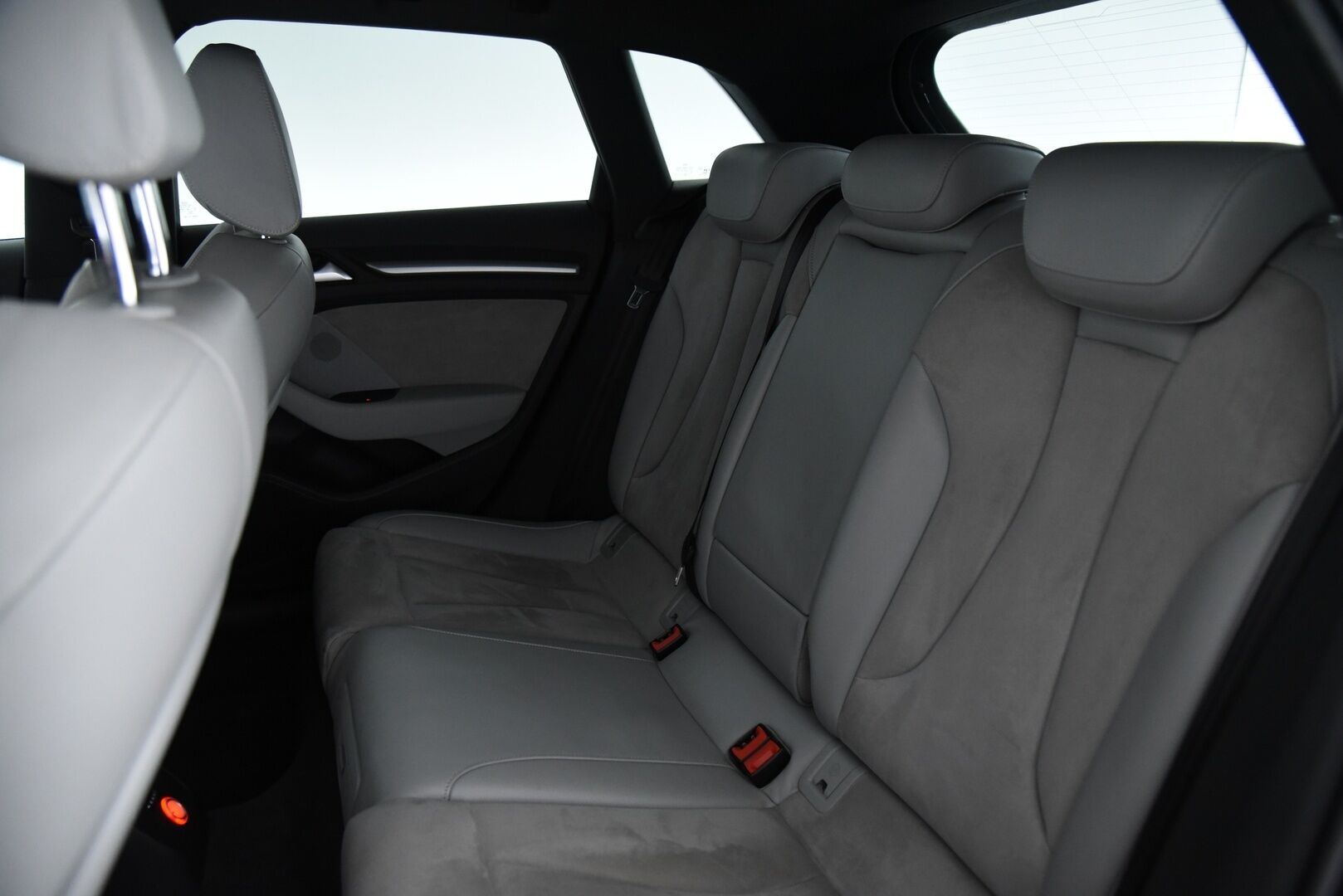 Audi A3 2014 Sportback Land of quattro Edition 2,0 TDI 110 kW quattro / Koukku / Xenon / Lohkolämmitin / Alcantara - Hieno Suomi-auto nelivetona / Juuri huollettu!