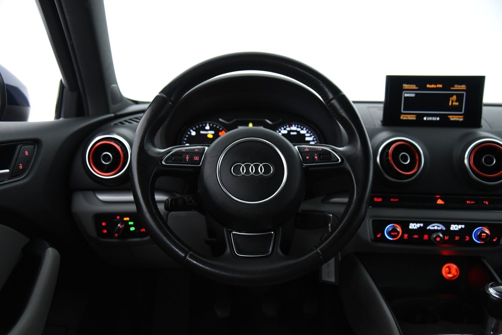 Audi A3 2014 Sportback Land of quattro Edition 2,0 TDI 110 kW quattro / Koukku / Xenon / Lohkolämmitin / Alcantara - Hieno Suomi-auto nelivetona!
