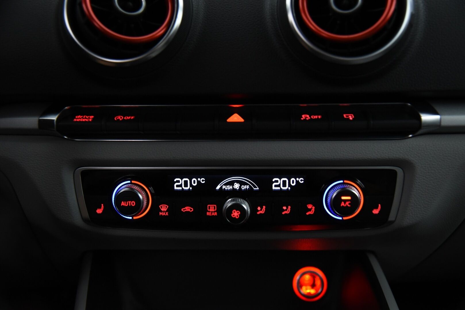 Audi A3 2014 Sportback Land of quattro Edition 2,0 TDI 110 kW quattro / Koukku / Xenon / Lohkolämmitin / Alcantara - Hieno Suomi-auto nelivetona / Juuri huollettu!