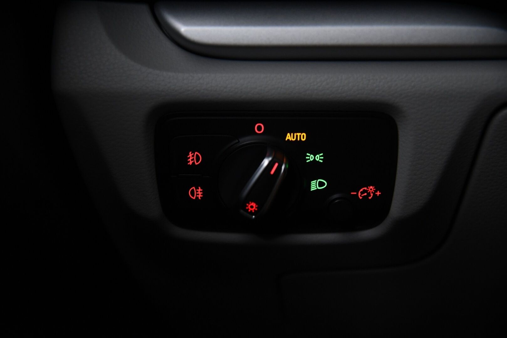 Audi A3 2014 Sportback Land of quattro Edition 2,0 TDI 110 kW quattro / Koukku / Xenon / Lohkolämmitin / Alcantara - Hieno Suomi-auto nelivetona / Juuri huollettu!