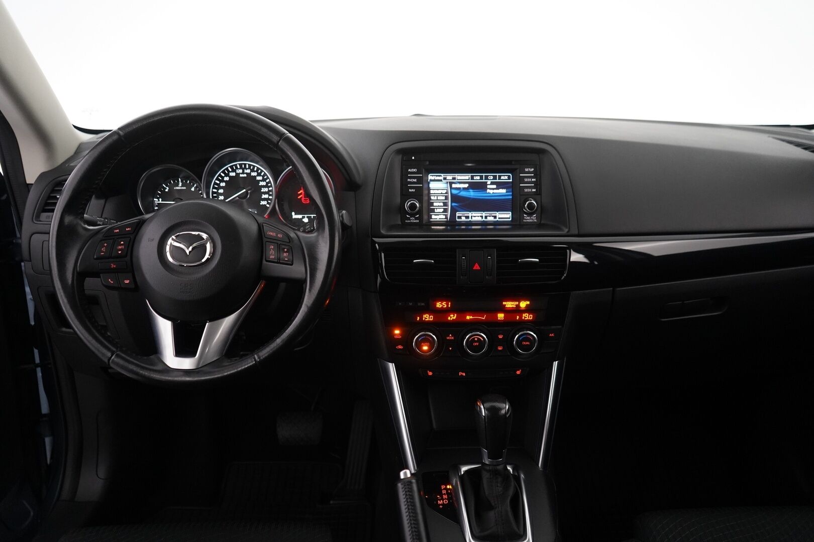 Mazda CX-5 2014 2,2 SKYACTIV-D Touring 6AT 5ov Q24 *Webasto / Tutkat / Koukku / Vakionopeudensäädin* - KATSO KAMPANJAHINTA! / Suomi-auto / Kahdet Oem vanteet / Juuri huollettu / Juuri katsastettu