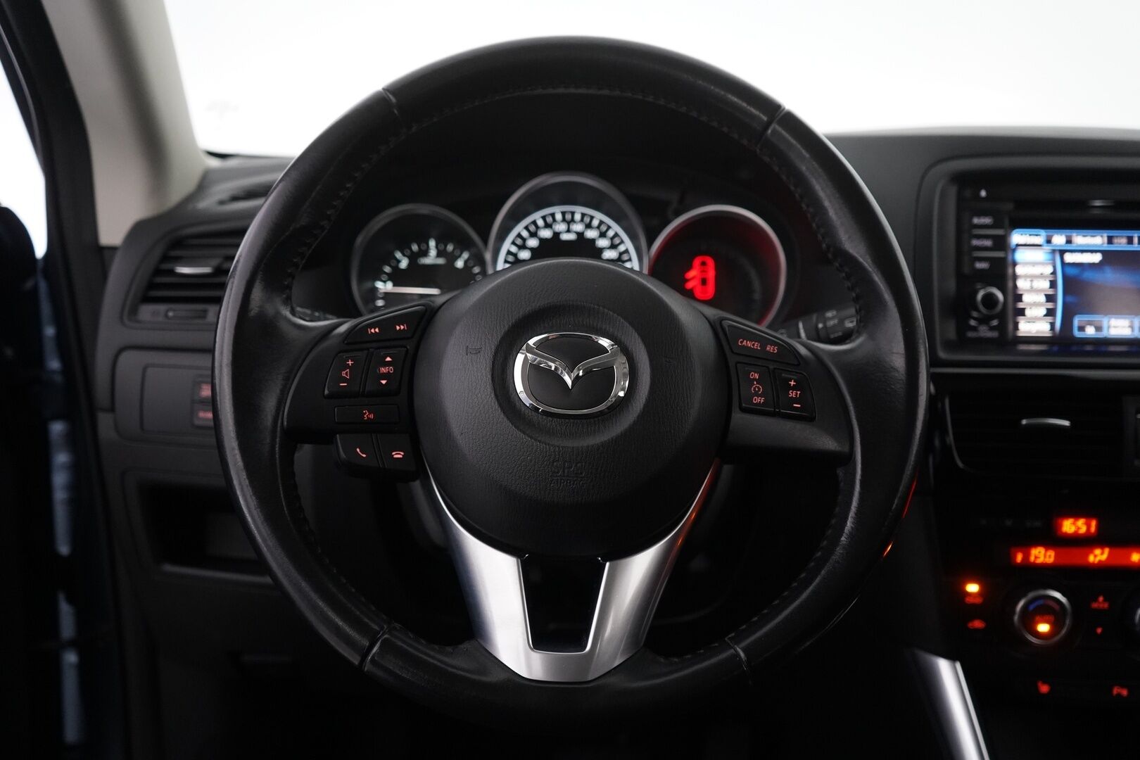 Mazda CX-5 2014 2,2 SKYACTIV-D Touring 6AT 5ov Q24 *Webasto / Tutkat / Koukku / Vakionopeudensäädin* - KATSO KAMPANJAHINTA! / Suomi-auto / Kahdet Oem vanteet / Juuri huollettu / Juuri katsastettu