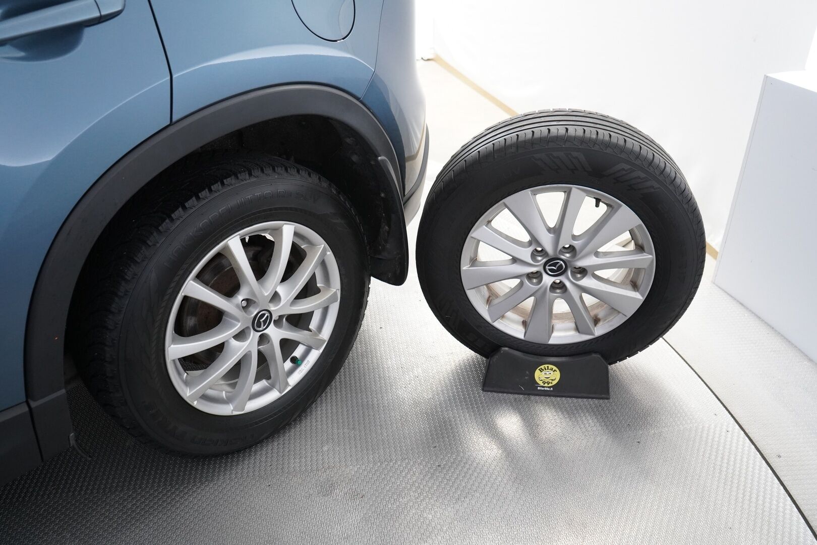 Mazda CX-5 2014 2,2 SKYACTIV-D Touring 6AT 5ov Q24 *Webasto / Tutkat / Koukku / Vakionopeudensäädin* - KATSO KAMPANJAHINTA! / Suomi-auto / Kahdet Oem vanteet / Juuri huollettu / Juuri katsastettu