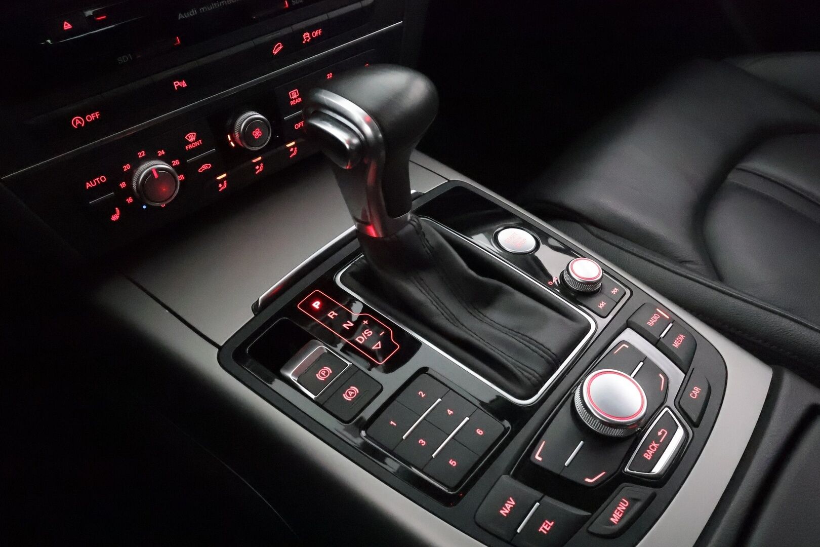 Audi A6 allroad quattro 2014 Business 3,0 V6 TDI 150 kW S tronic **Webasto / Koukku / Ilma-alusta / Xenon / Sporttinahat Muistilla / P.Tutkat** - Suomi-auto / Kahdet Renkaat 