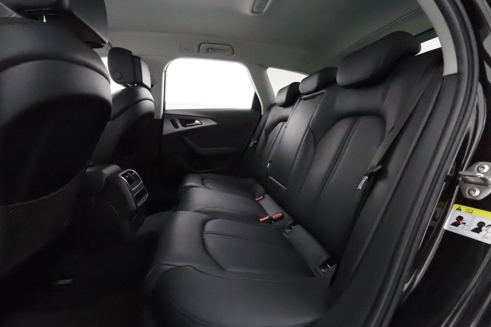 Audi A6 allroad quattro 2014 Business 3,0 V6 TDI 150 kW S tronic **Webasto / Koukku / Ilma-alusta / Xenon / Sporttinahat Muistilla / P.Tutkat** - Suomi-auto / Kahdet Renkaat 