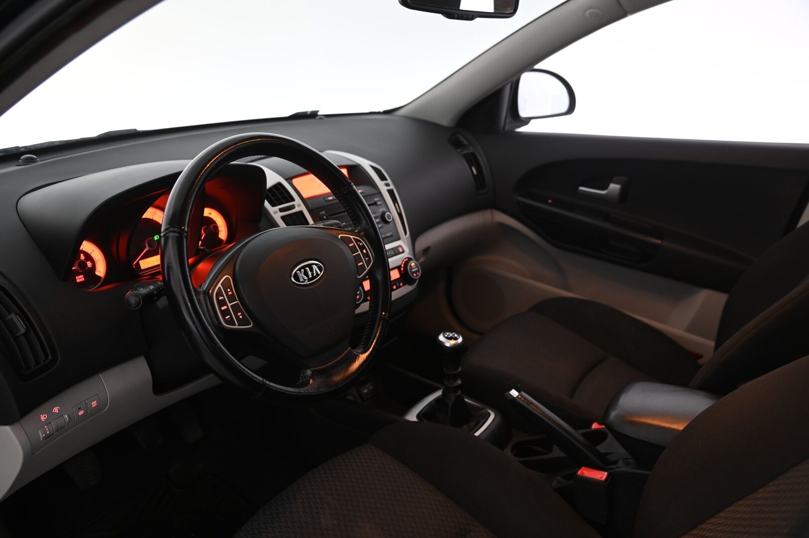 Kia Ceed 2007 1.6l *Myydään Huutokaupat.com*