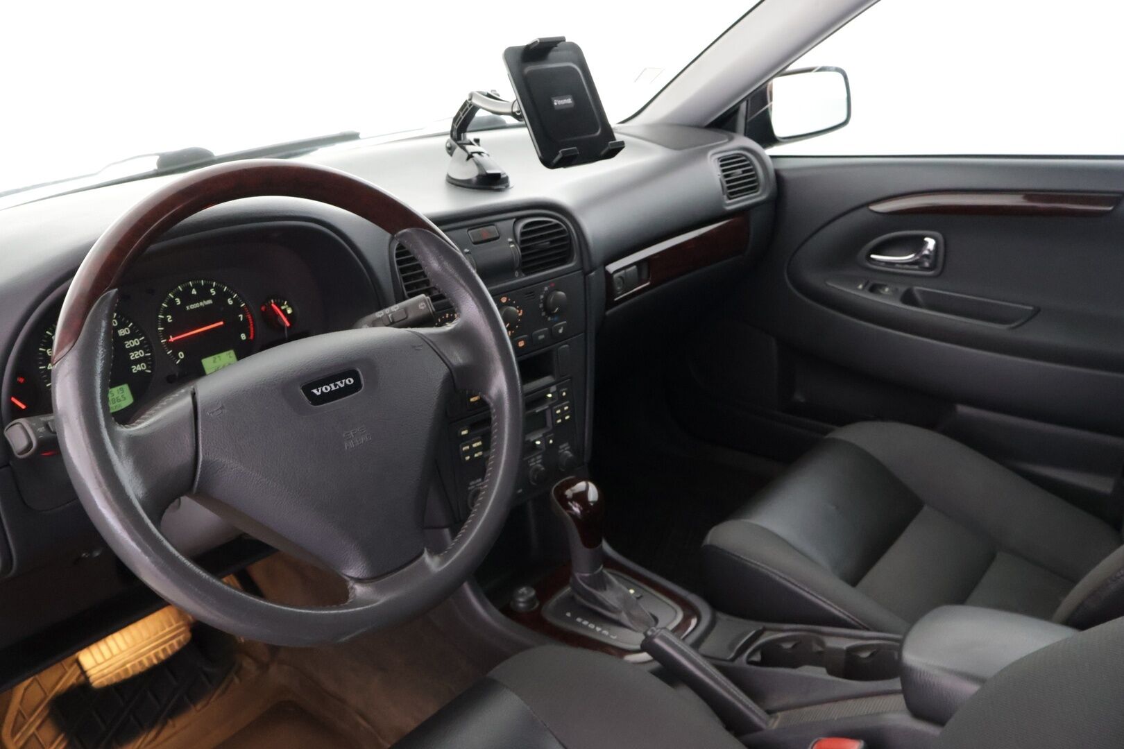 Volvo V40 2003 5D V40 WAGON 2.0 TURBO AUTOMATIC-VW2969/256 *Myydään huutokaupat.com* - Myydään huutokaupat.com! / Siisti 2.0 Turbo Volvo!