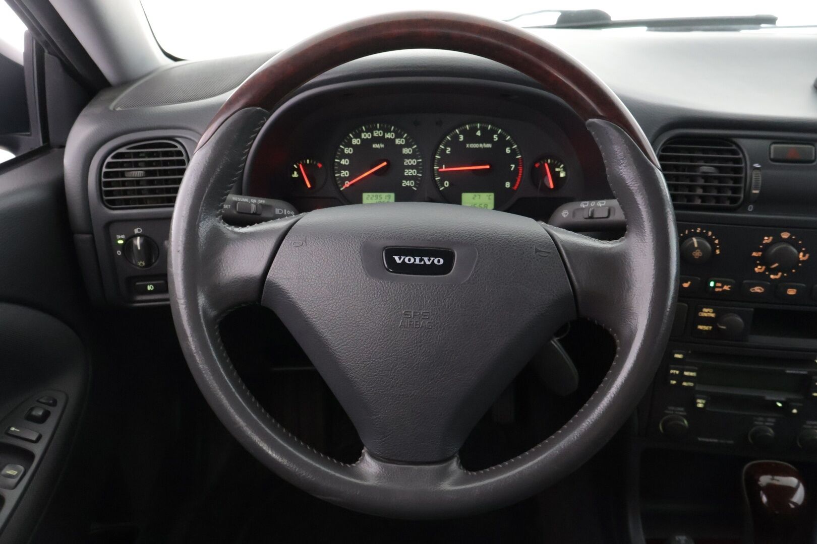 Volvo V40 2003 5D V40 WAGON 2.0 TURBO AUTOMATIC-VW2969/256 *Myydään huutokaupat.com* - Myydään huutokaupat.com! / Siisti 2.0 Turbo Volvo!