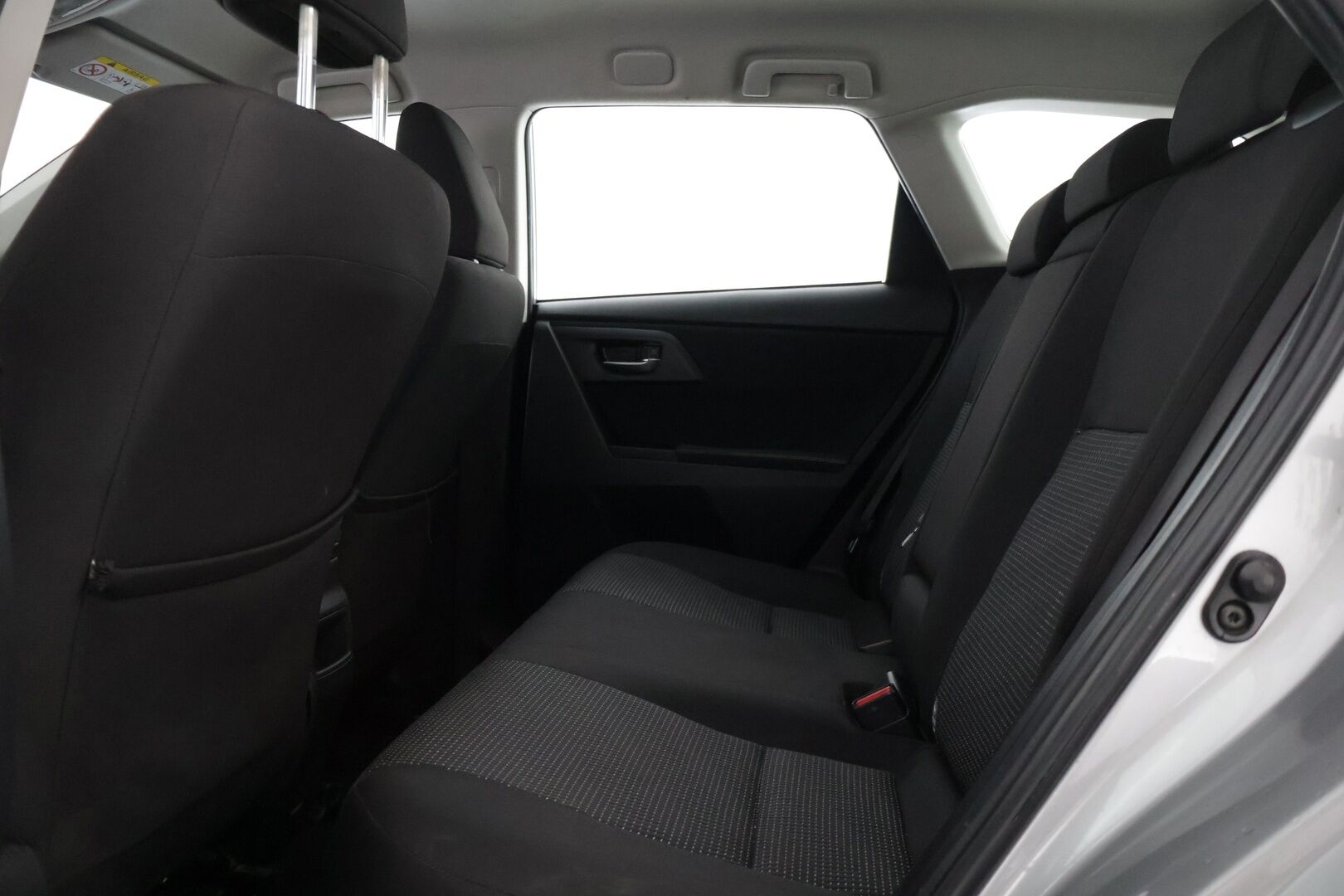 Toyota Auris 2014 Touring Sports 1,8 Hybrid Active * P-Kamera / Lohko+sisä / Vakionopeudensäädin / BT Audio * - Kahdet renkaat alumiinivanteilla! 