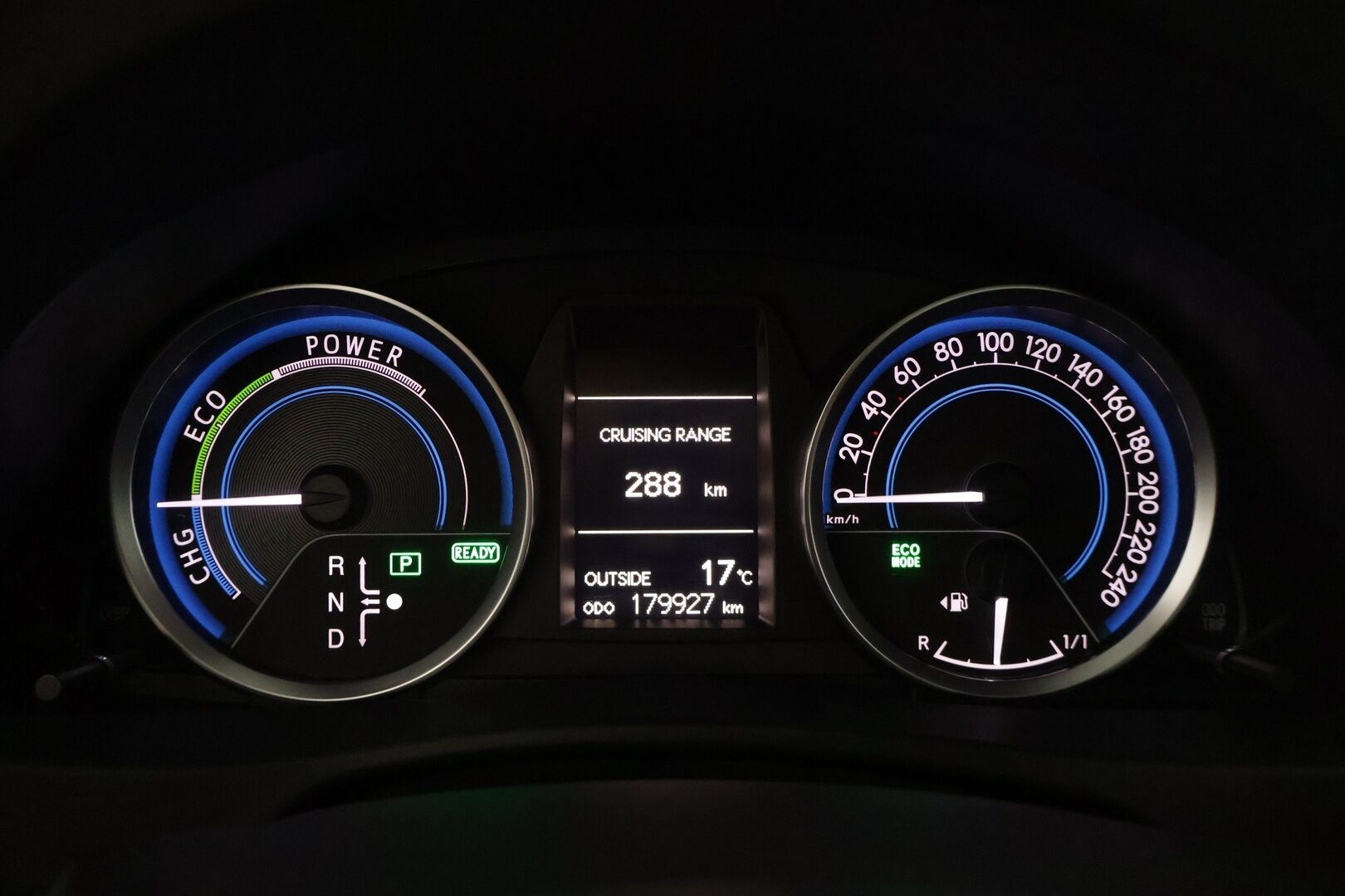 Toyota Auris 2014 Touring Sports 1,8 Hybrid Active * P-Kamera / Lohko+sisä / Vakionopeudensäädin / BT Audio * - Viimeisin huolto 2/26 180tkm! / Kahdet renkaat alumiinivanteilla! 