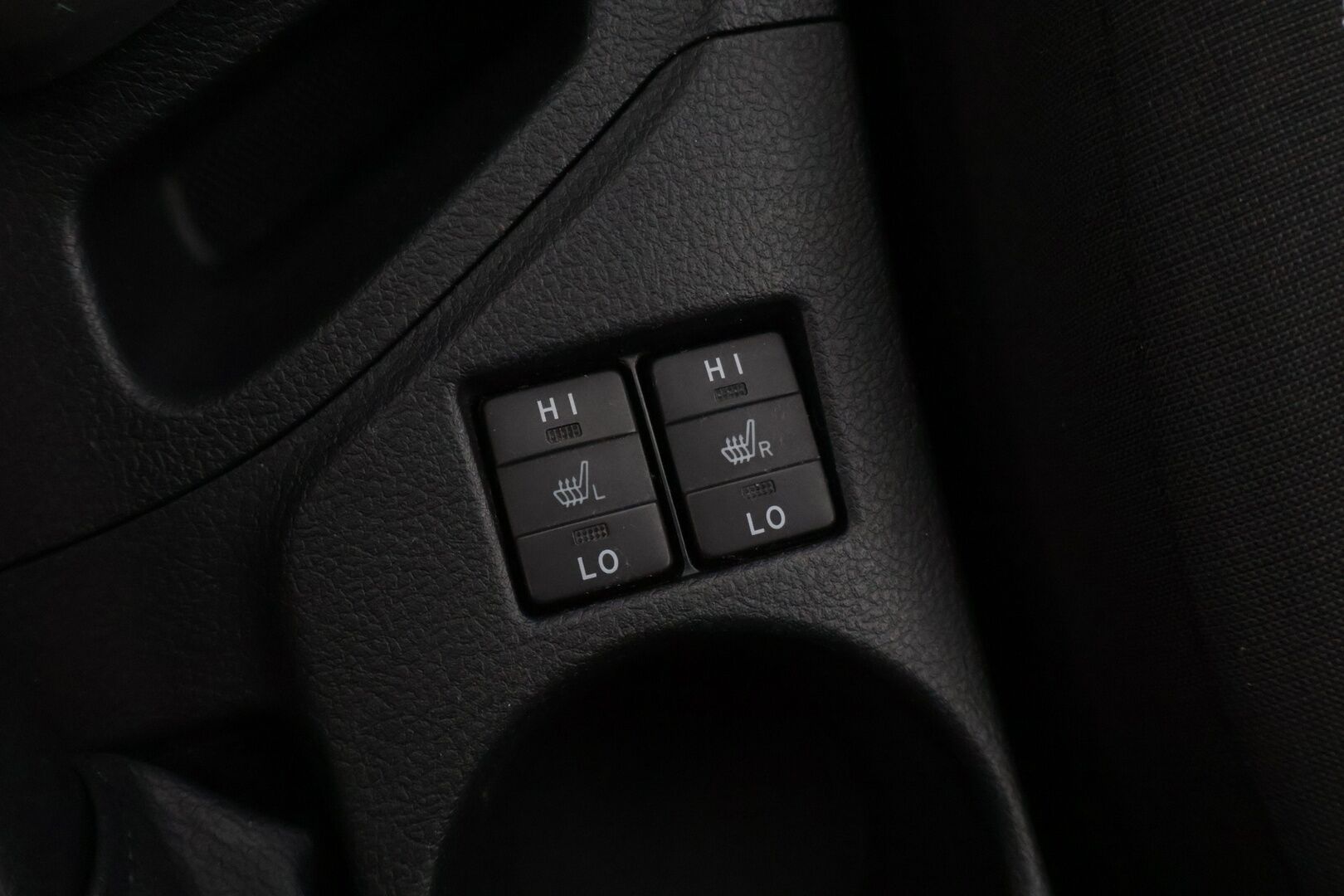 Toyota Auris 2014 Touring Sports 1,8 Hybrid Active * P-Kamera / Lohko+sisä / Vakionopeudensäädin / BT Audio * - Kahdet renkaat alumiinivanteilla! 